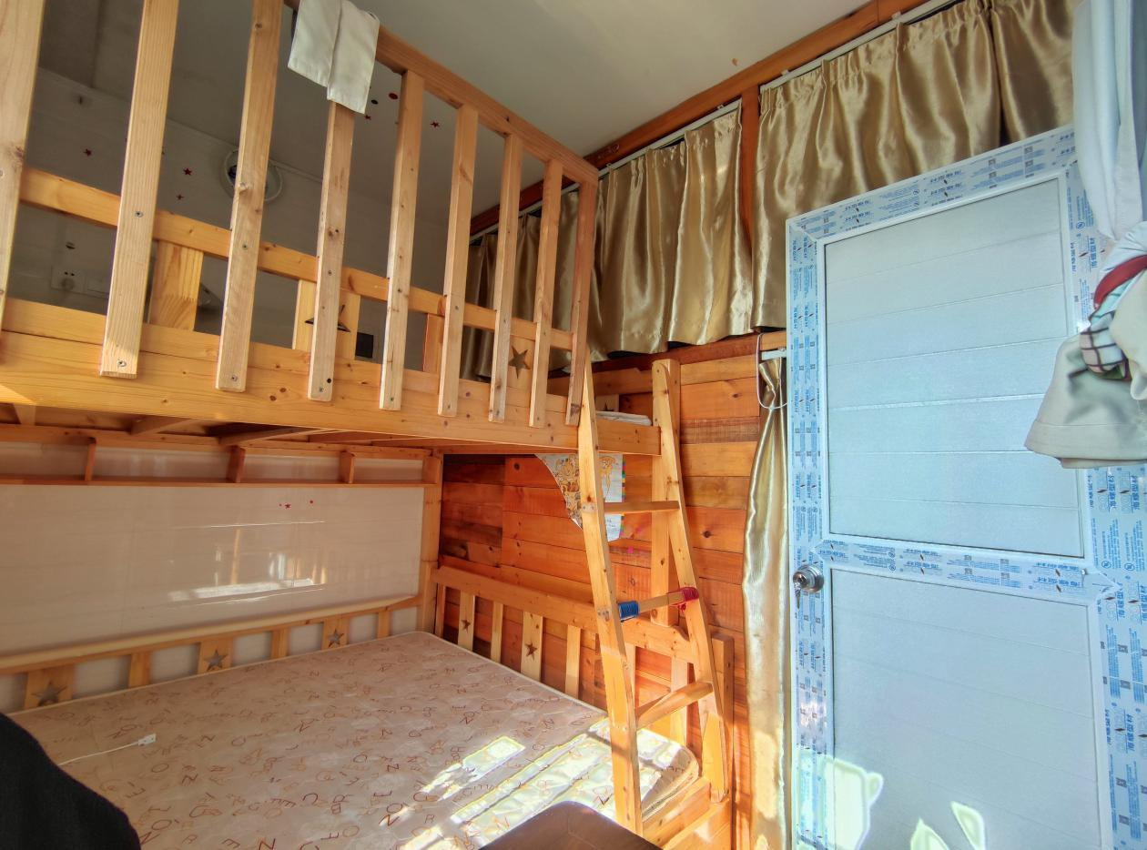 山水庭院  2室2厅1卫    1600.0元/月 山水庭院  2室2厅1卫    1600.0元/月室内图