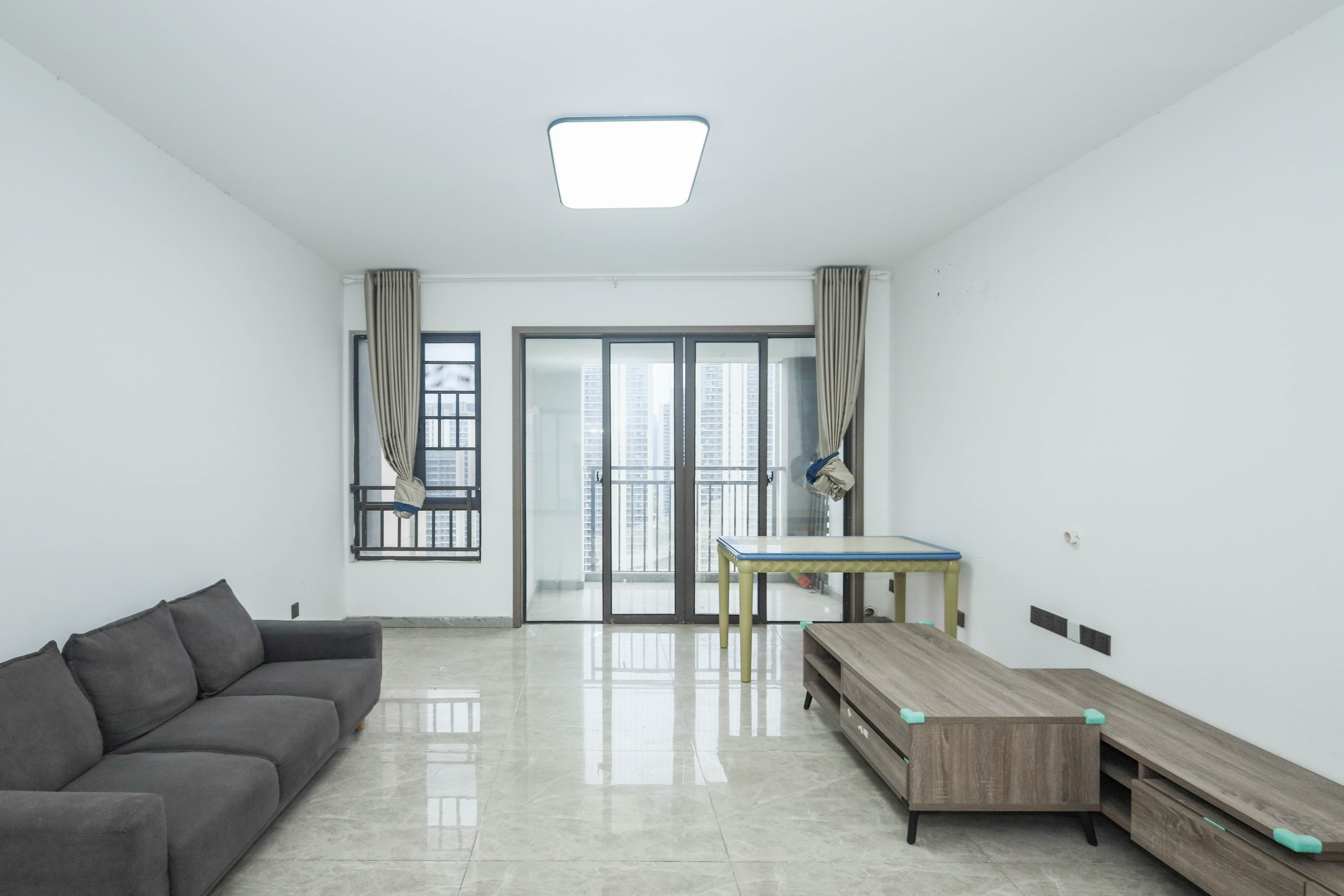 旭辉御府  3室2厅1卫    127.0万 旭辉御府  3室2厅1卫    127.0万