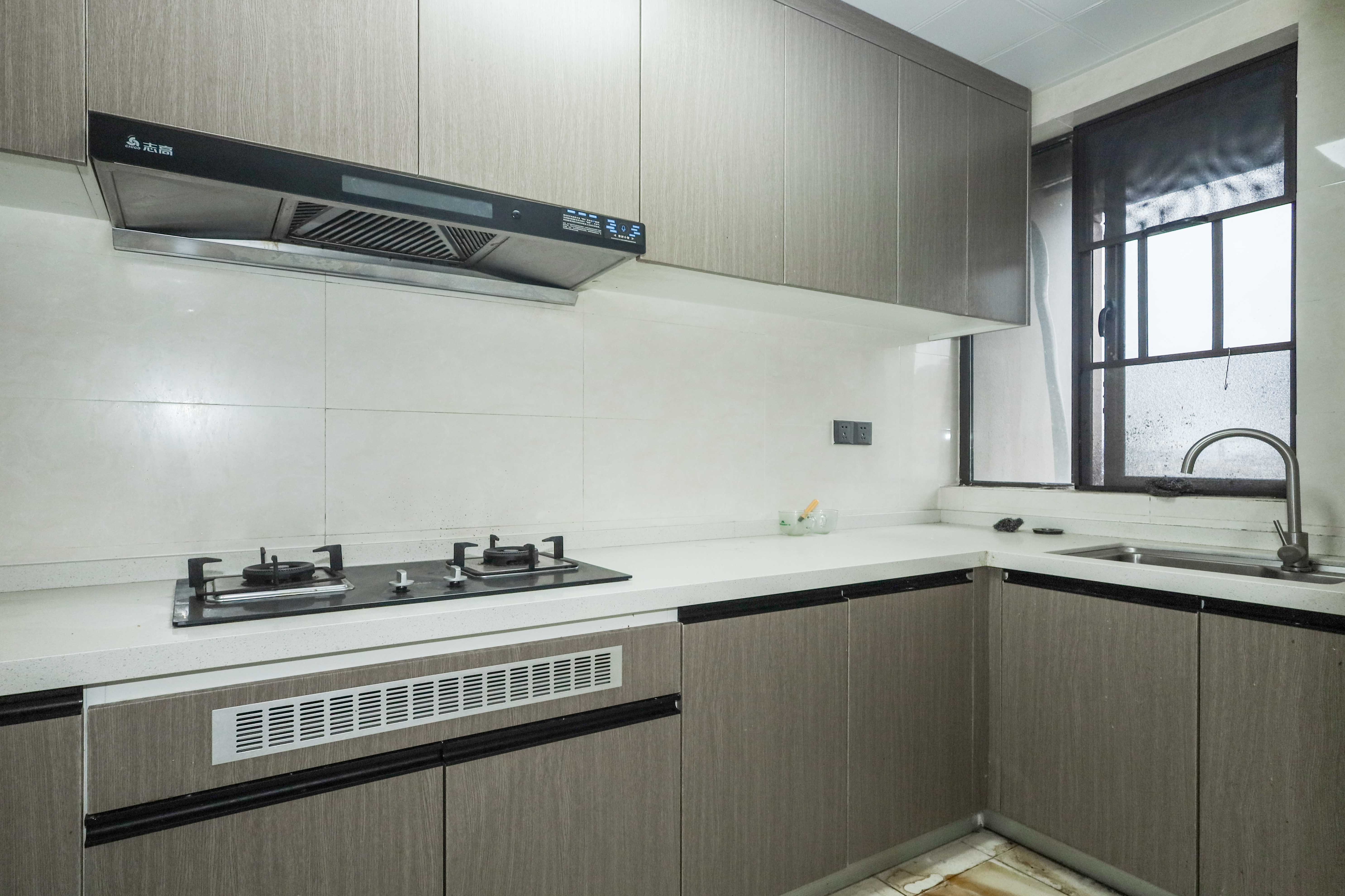 旭辉御府  3室2厅1卫    127.0万 旭辉御府  3室2厅1卫    127.0万厨房