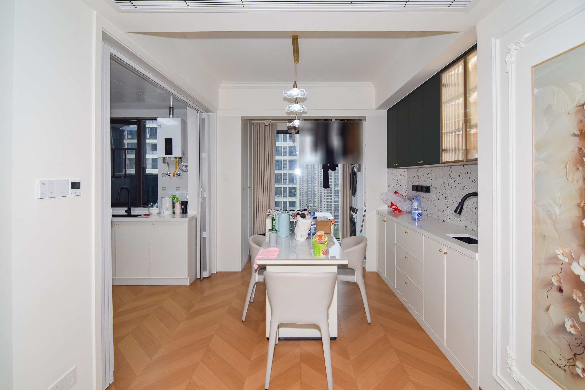 润和雅郡(润和紫郡六期) 1室0厅0卫 176.0万 润和雅郡(润和紫郡六期) 1室0厅0卫 176.0万客厅