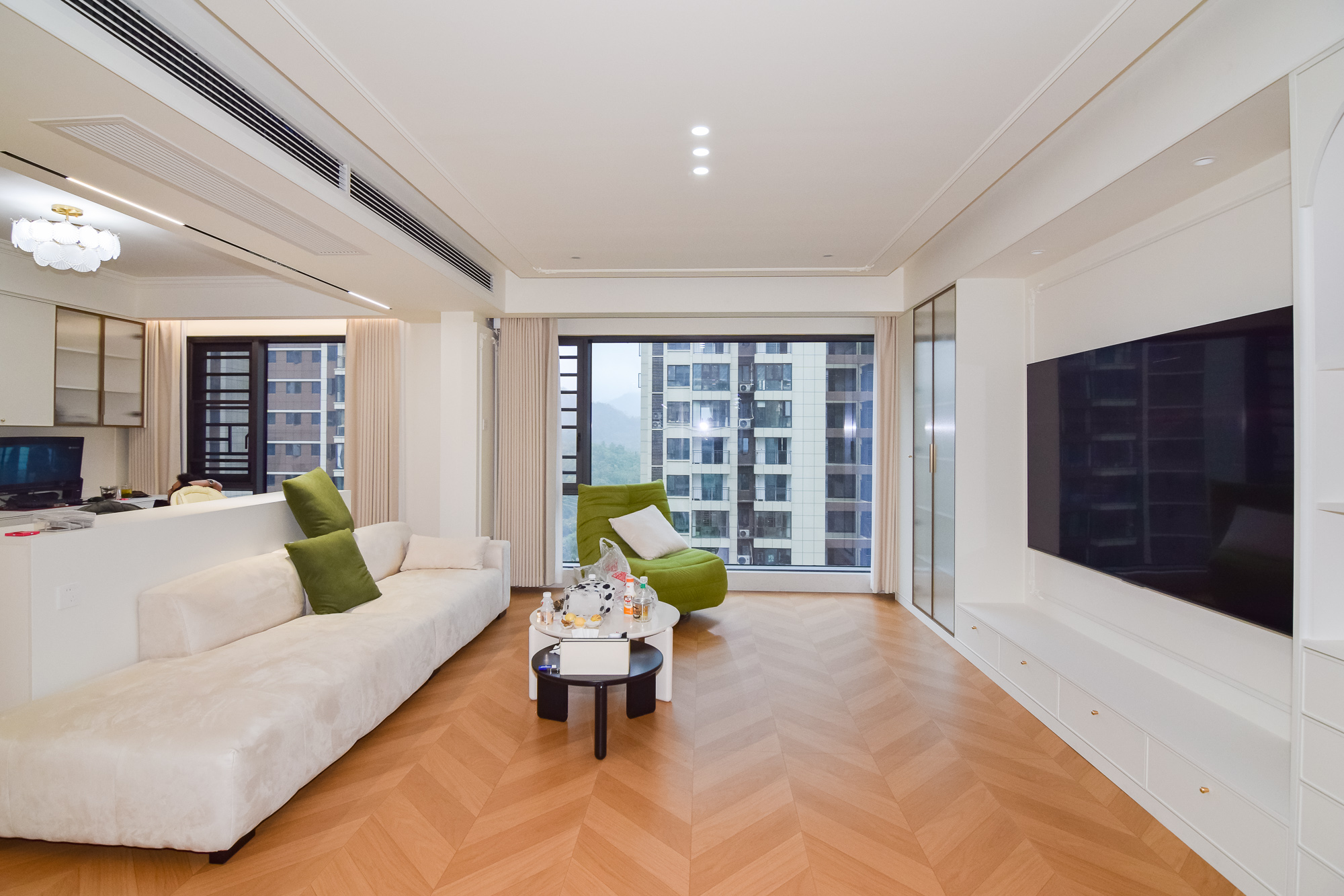 润和雅郡(润和紫郡六期) 1室0厅0卫 176.0万 润和雅郡(润和紫郡六期) 1室0厅0卫 176.0万客厅