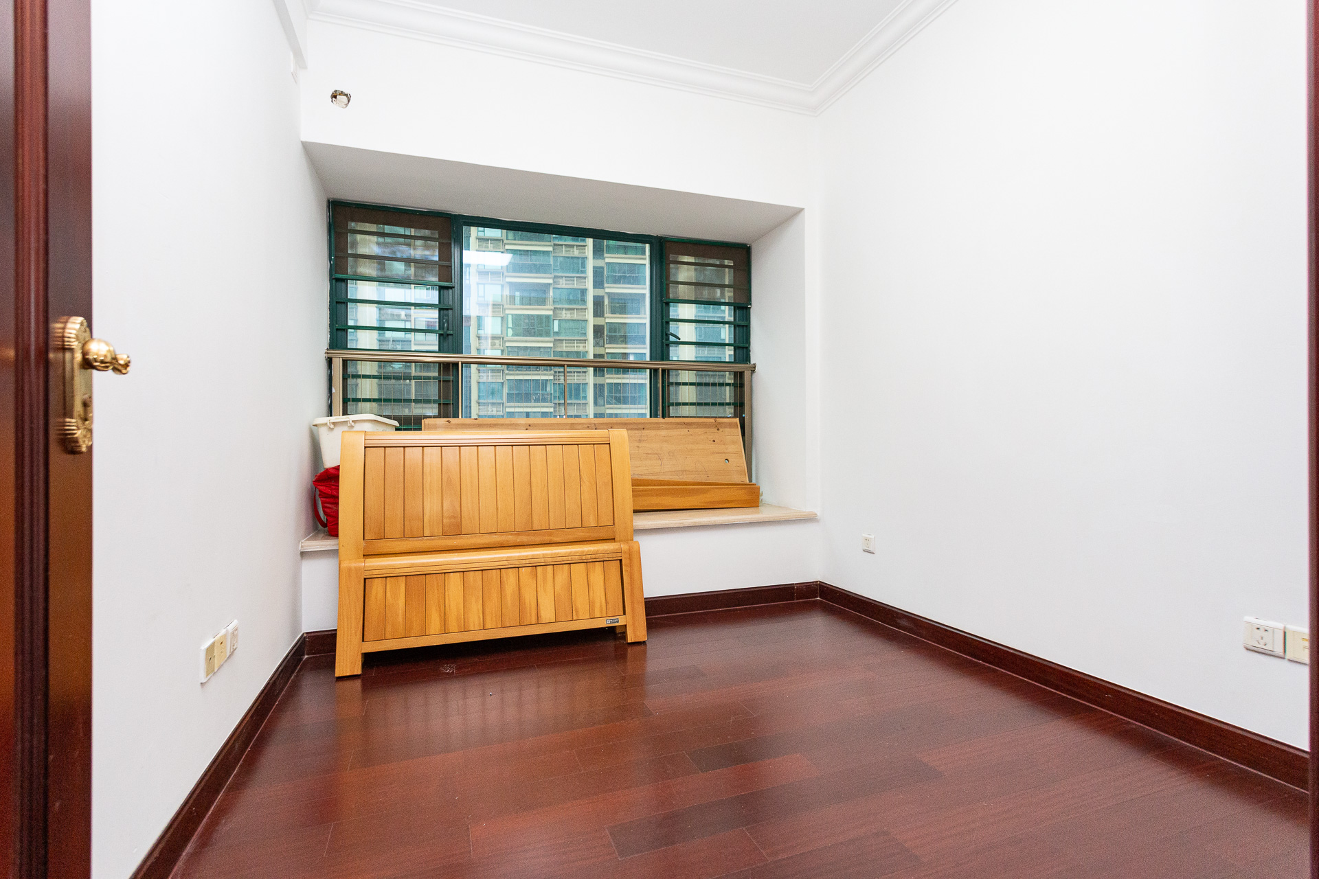 恒大名都 3室2厅2卫 60.0万 恒大名都 3室2厅2卫 60.0万卧室