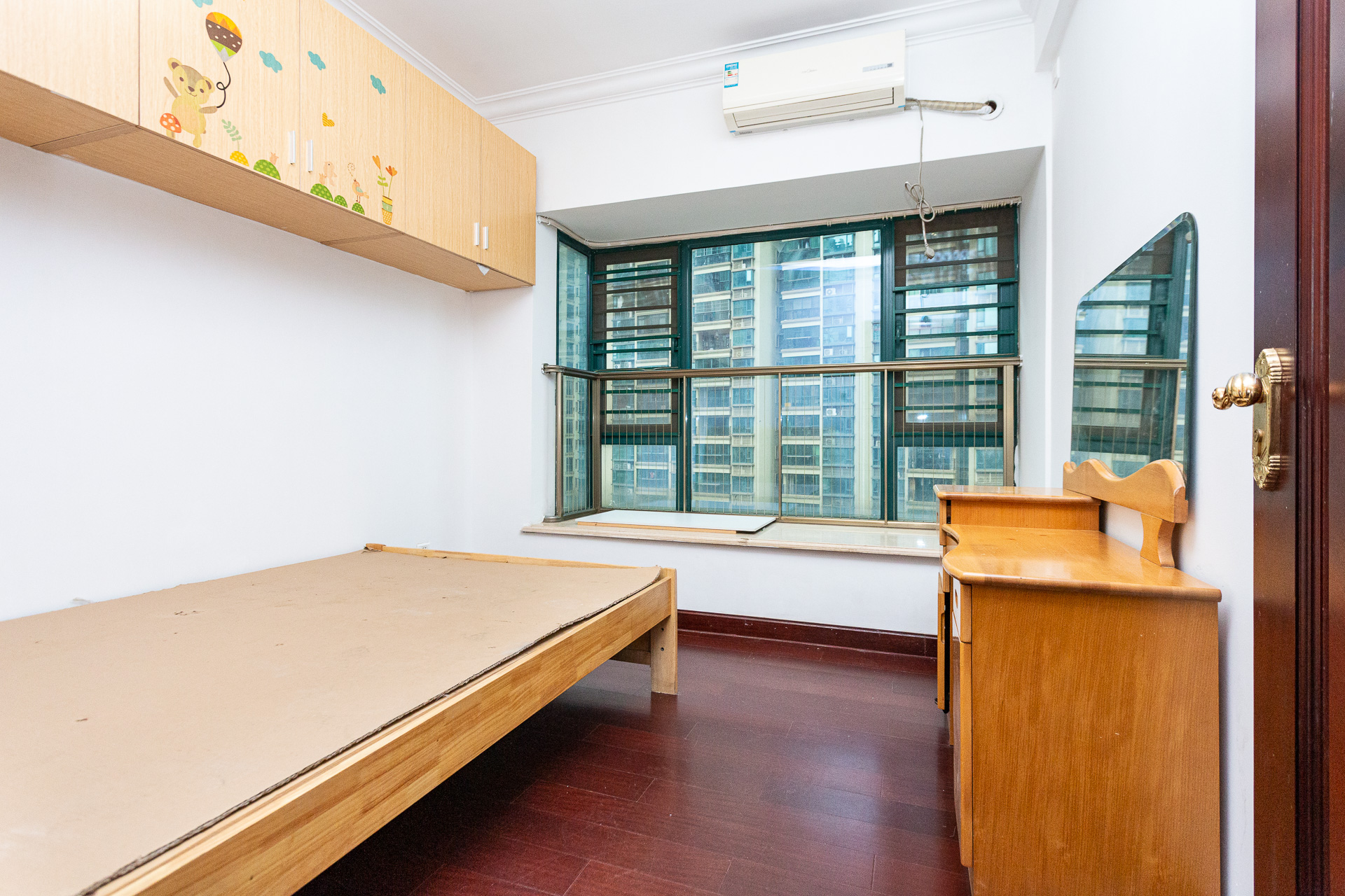 恒大名都 3室2厅2卫 60.0万 恒大名都 3室2厅2卫 60.0万卧室