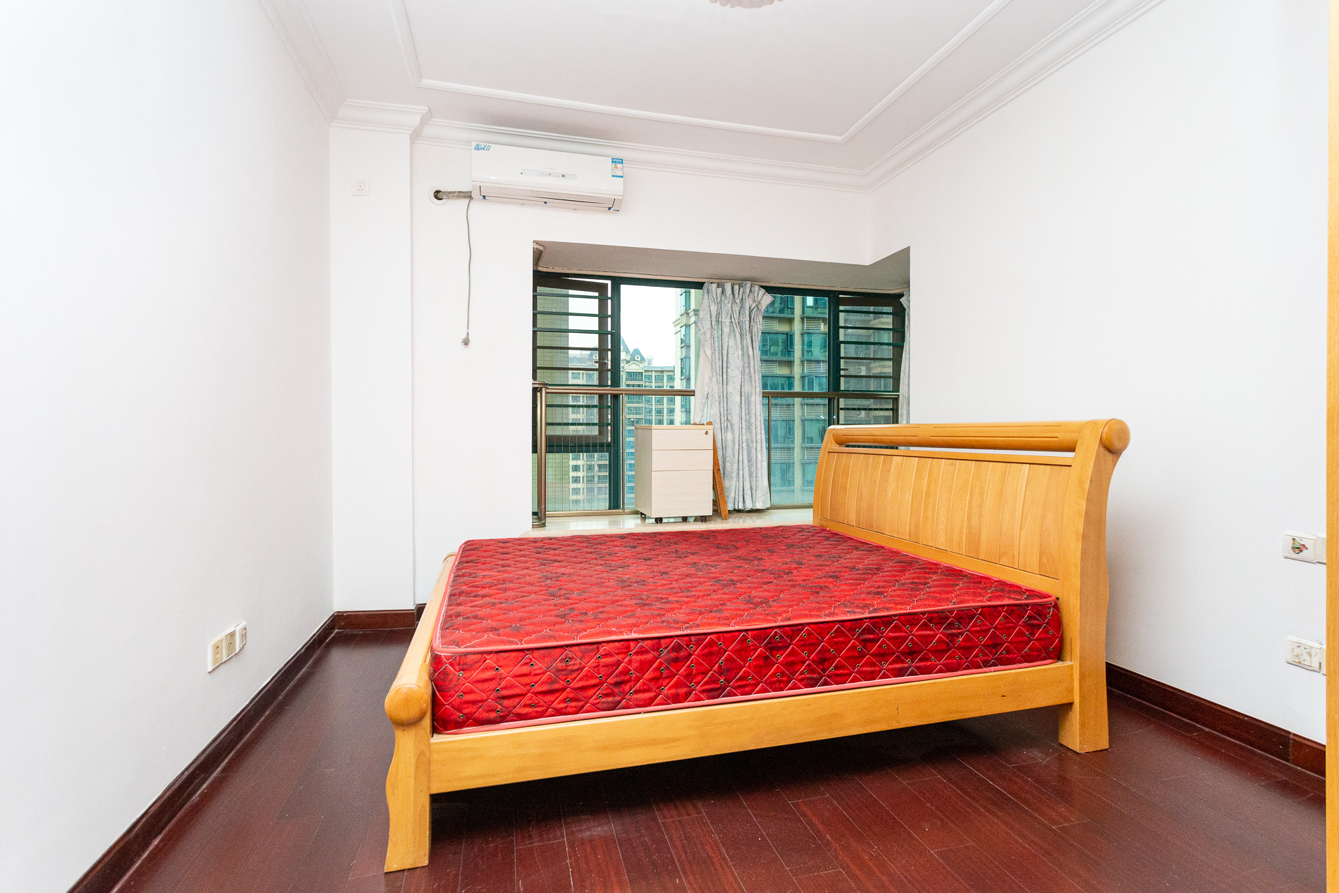 恒大名都 3室2厅2卫 60.0万 恒大名都 3室2厅2卫 60.0万卧室