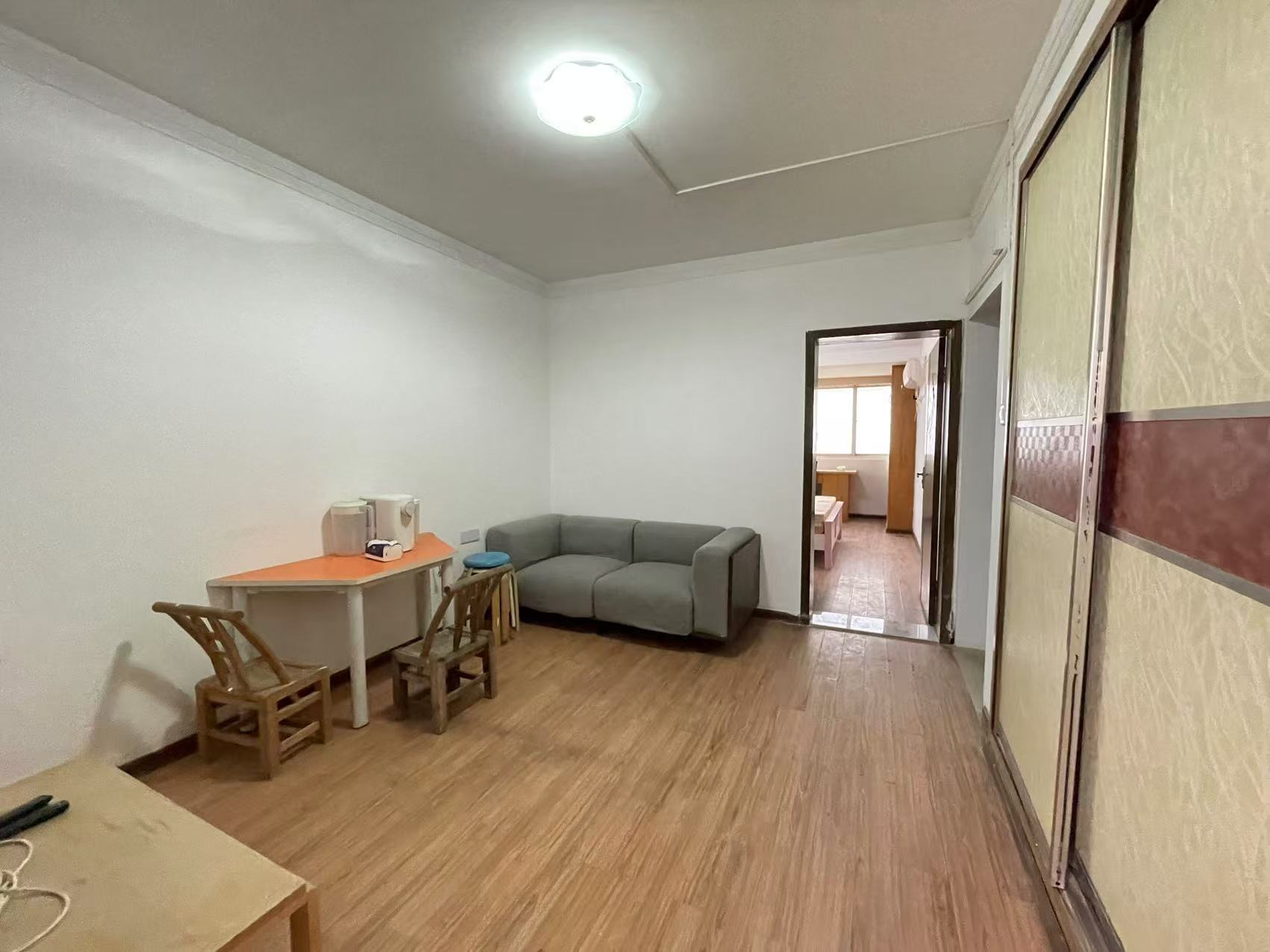 德政园 2室1厅1卫 1600.0元/月 德政园 2室1厅1卫 1600.0元/月室内图