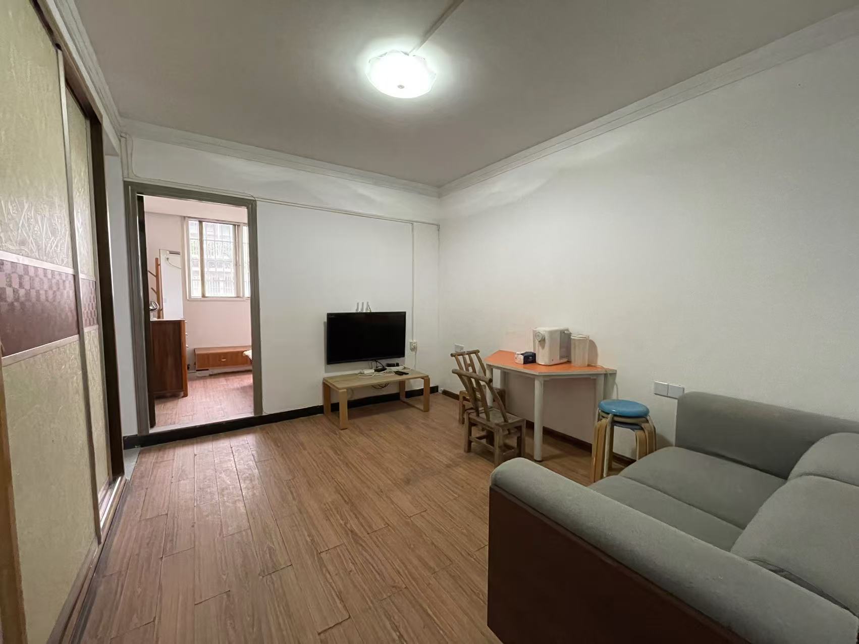 德政园  2室1厅1卫    1600.0元/月室内图