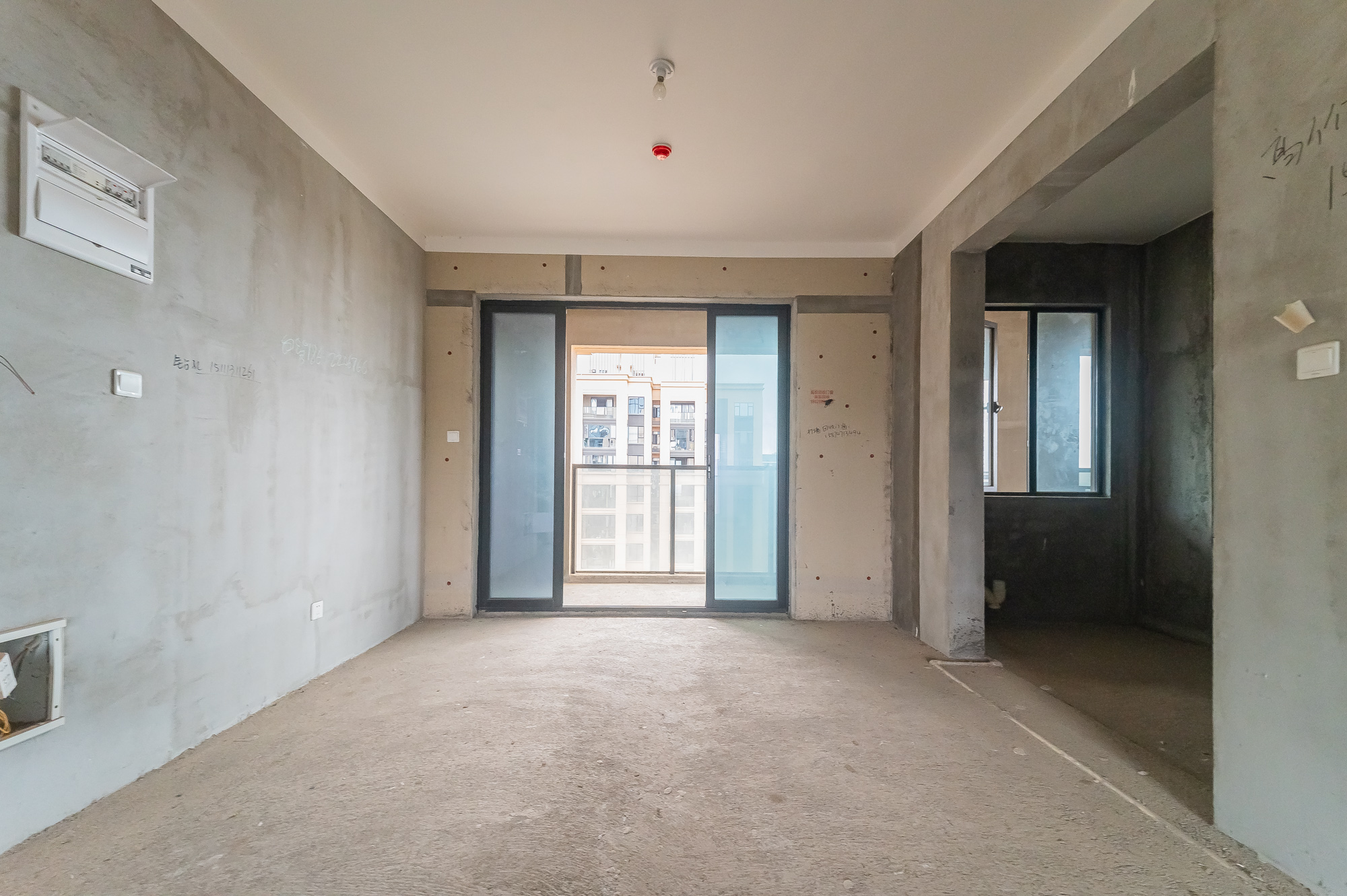 长房星昇公馆  4室2厅2卫    166.5万 长房星昇公馆  4室2厅2卫    166.5万客厅