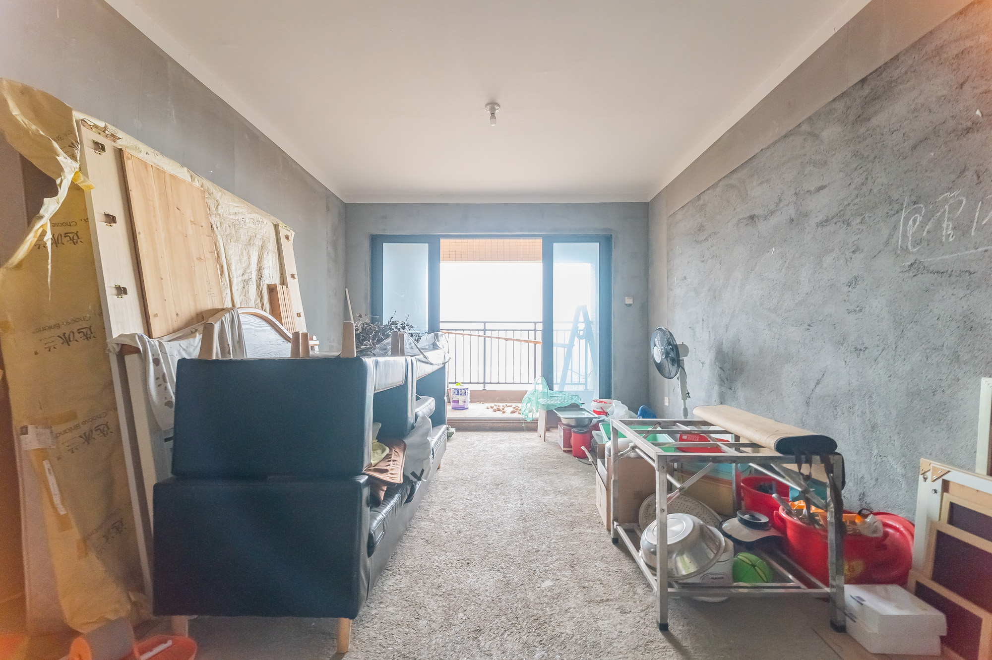 深业睿城  3室2厅2卫    92.8万 深业睿城  3室2厅2卫    92.8万客厅