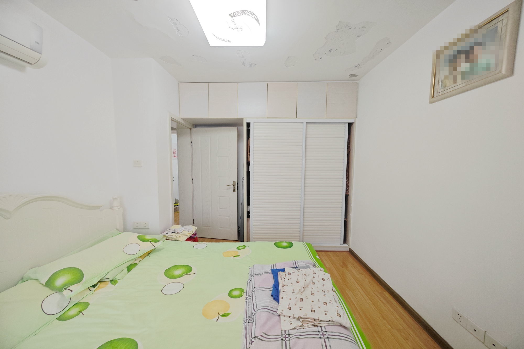 晨兴家园  2室2厅1卫   64.00万卧室