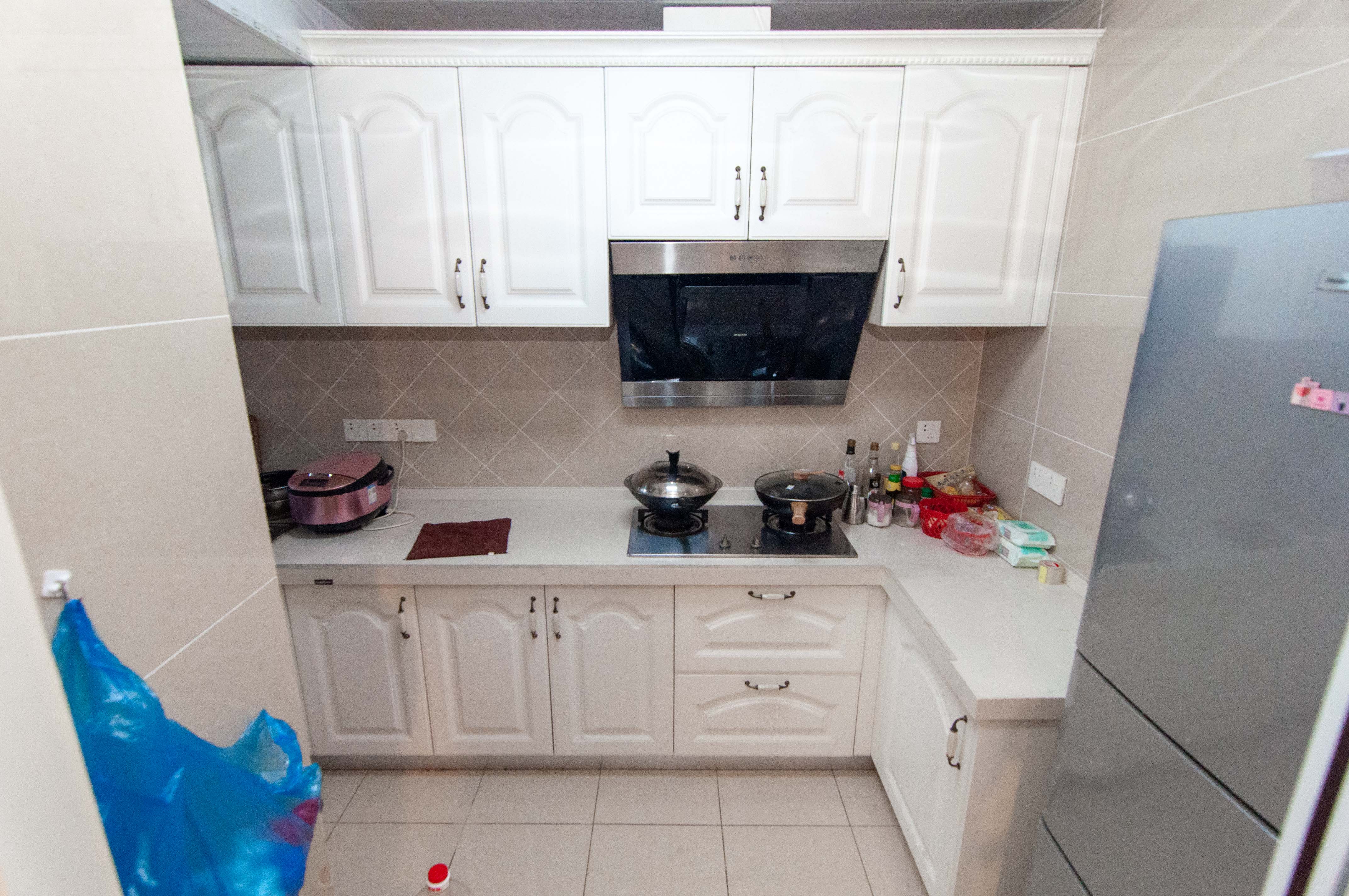 达美D6区  2室2厅1卫    100.0万 达美D6区  2室2厅1卫    100.0万厨房