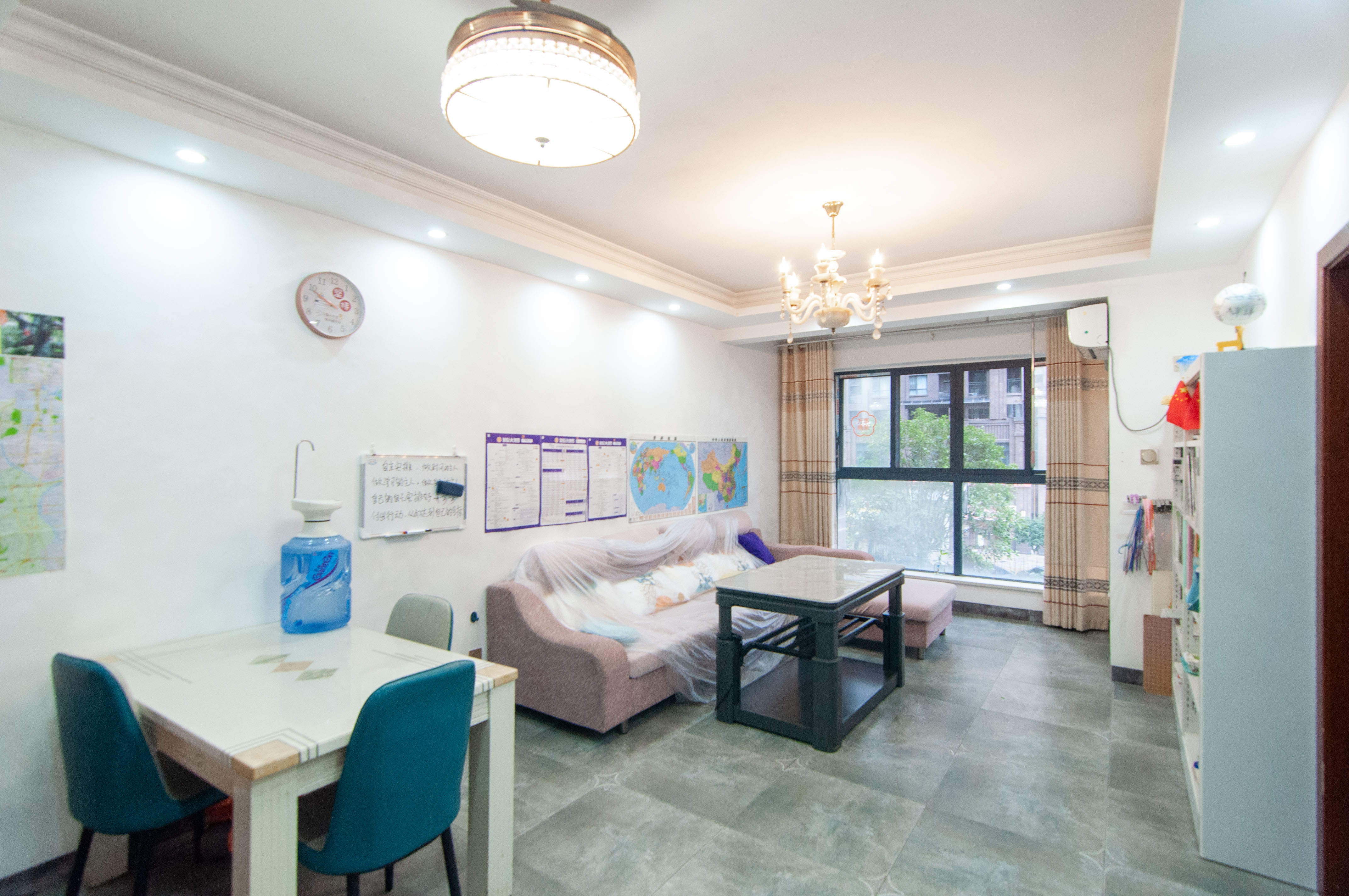 中海梅溪湖壹号  3室2厅1卫    114.0万客厅