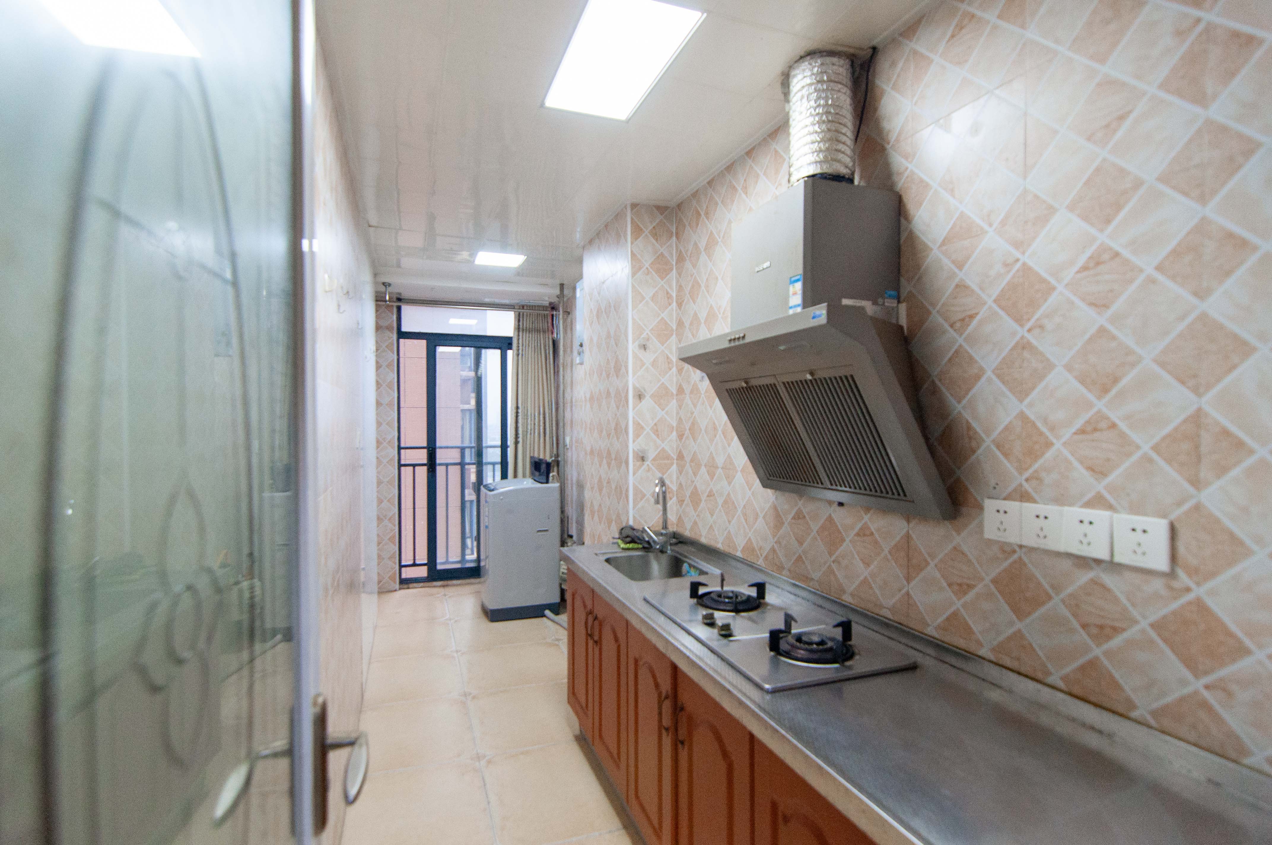 地华梅溪湖畔  1室1厅1卫    34.8万 地华梅溪湖畔  1室1厅1卫    34.8万厨房