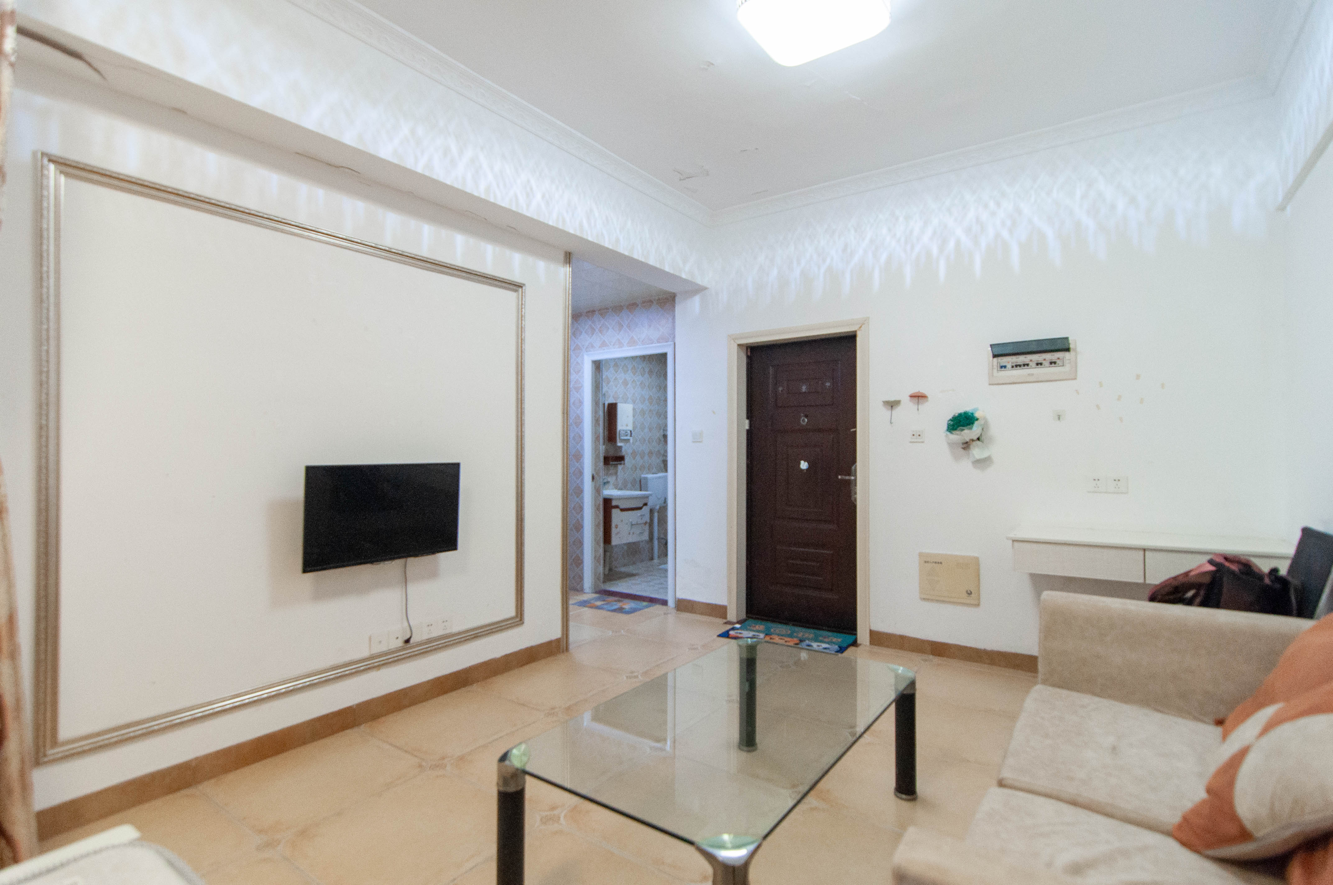 地华梅溪湖畔  1室1厅1卫    34.8万 地华梅溪湖畔  1室1厅1卫    34.8万客厅