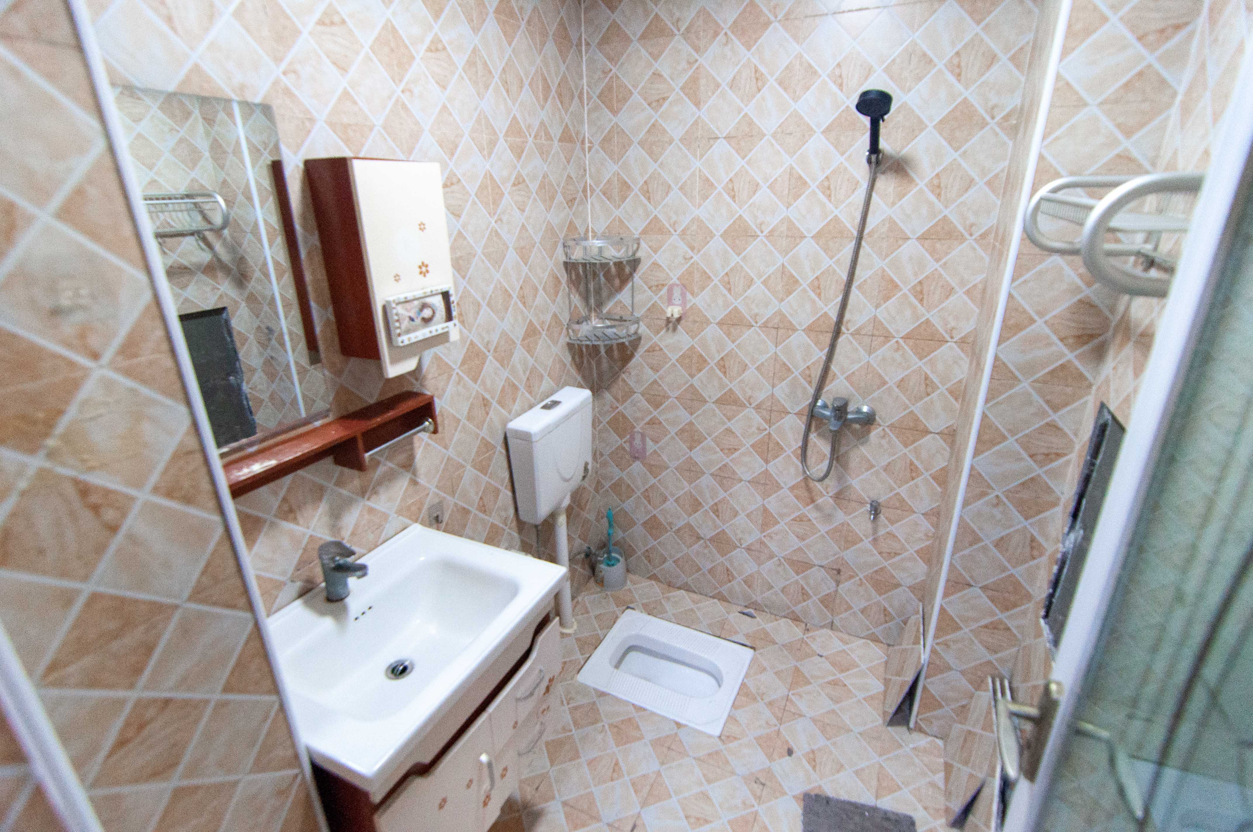 地华梅溪湖畔  1室1厅1卫    34.8万 地华梅溪湖畔  1室1厅1卫    34.8万卫生间