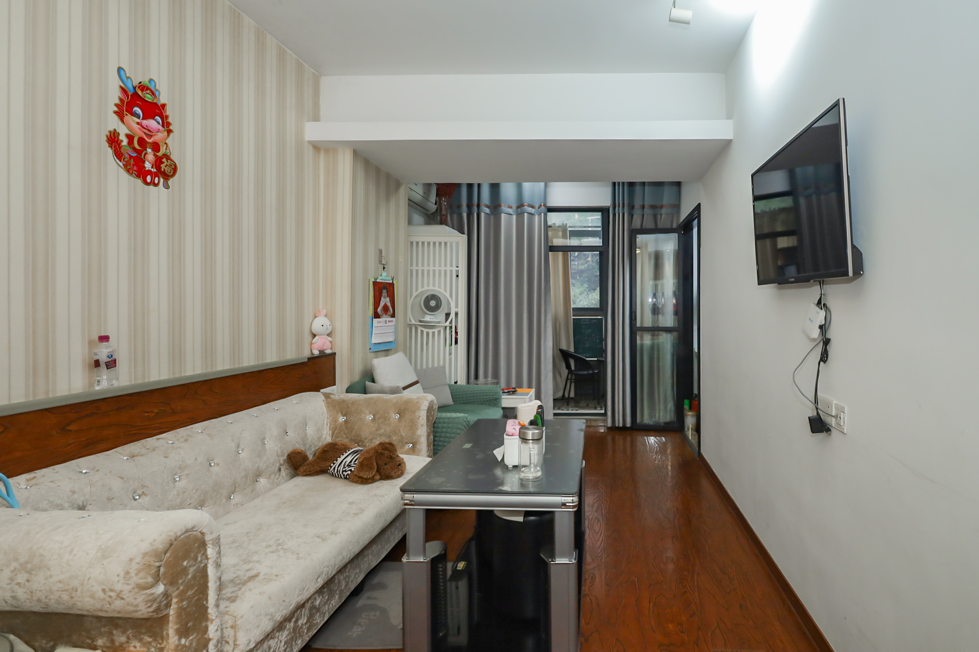 西山汇景一、二期 1室1厅1卫 42.8万 西山汇景一、二期 1室1厅1卫 42.8万客厅