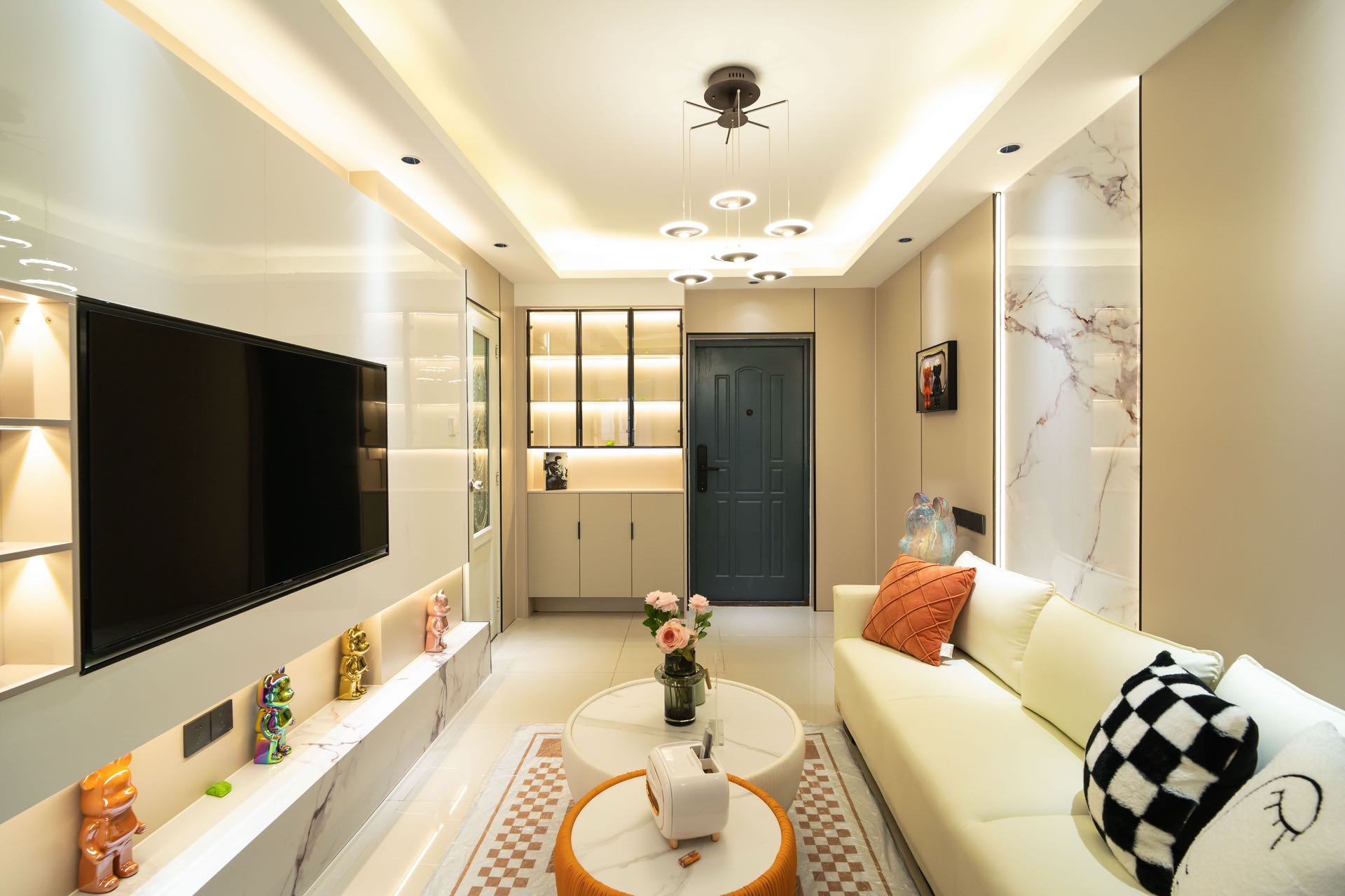 新时代广场  1室2厅1卫    2758.0元/月 新时代广场  1室2厅1卫    2758.0元/月室内图