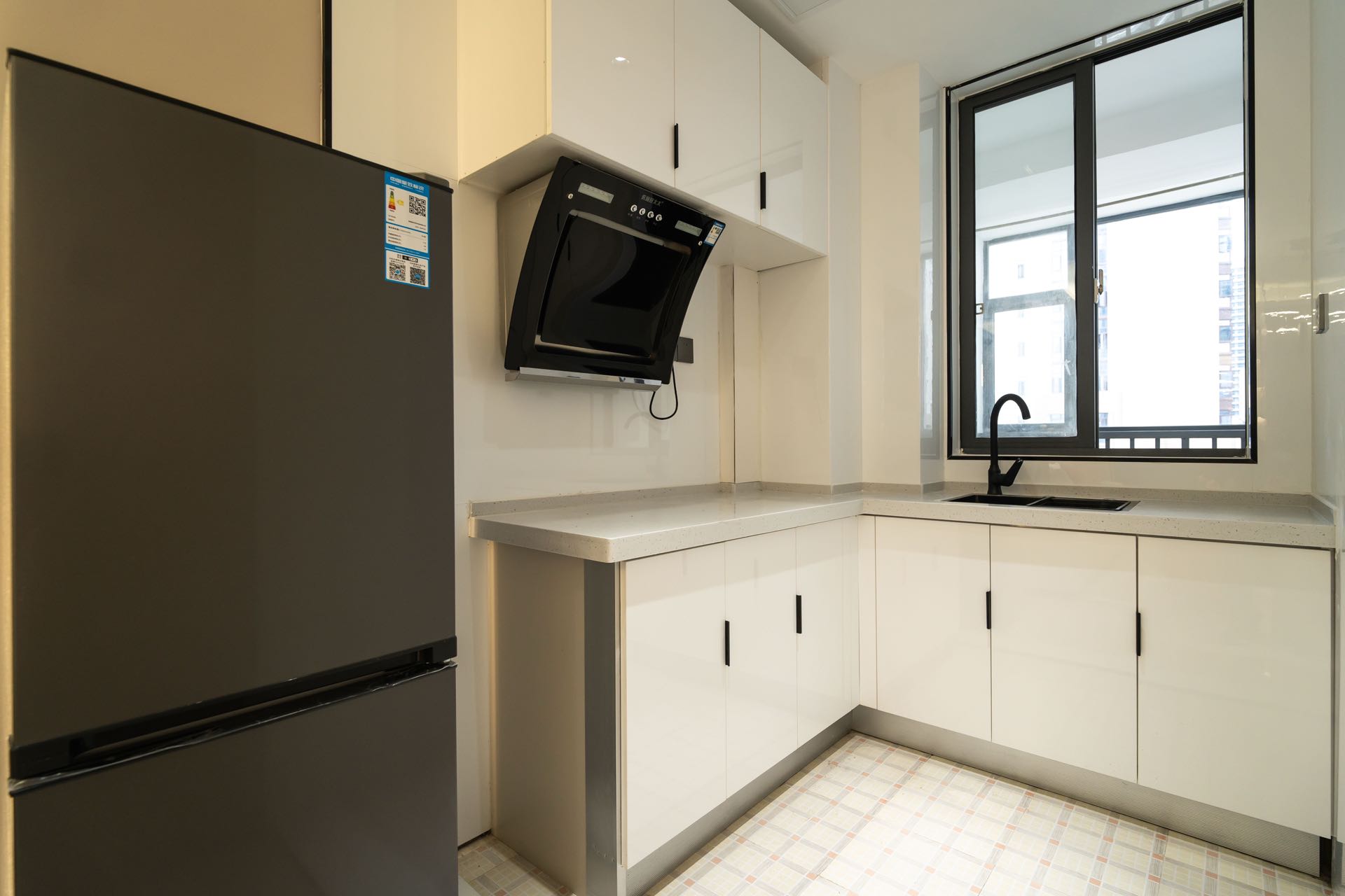 新时代广场  1室2厅1卫    2758.0元/月 新时代广场  1室2厅1卫    2758.0元/月室内图