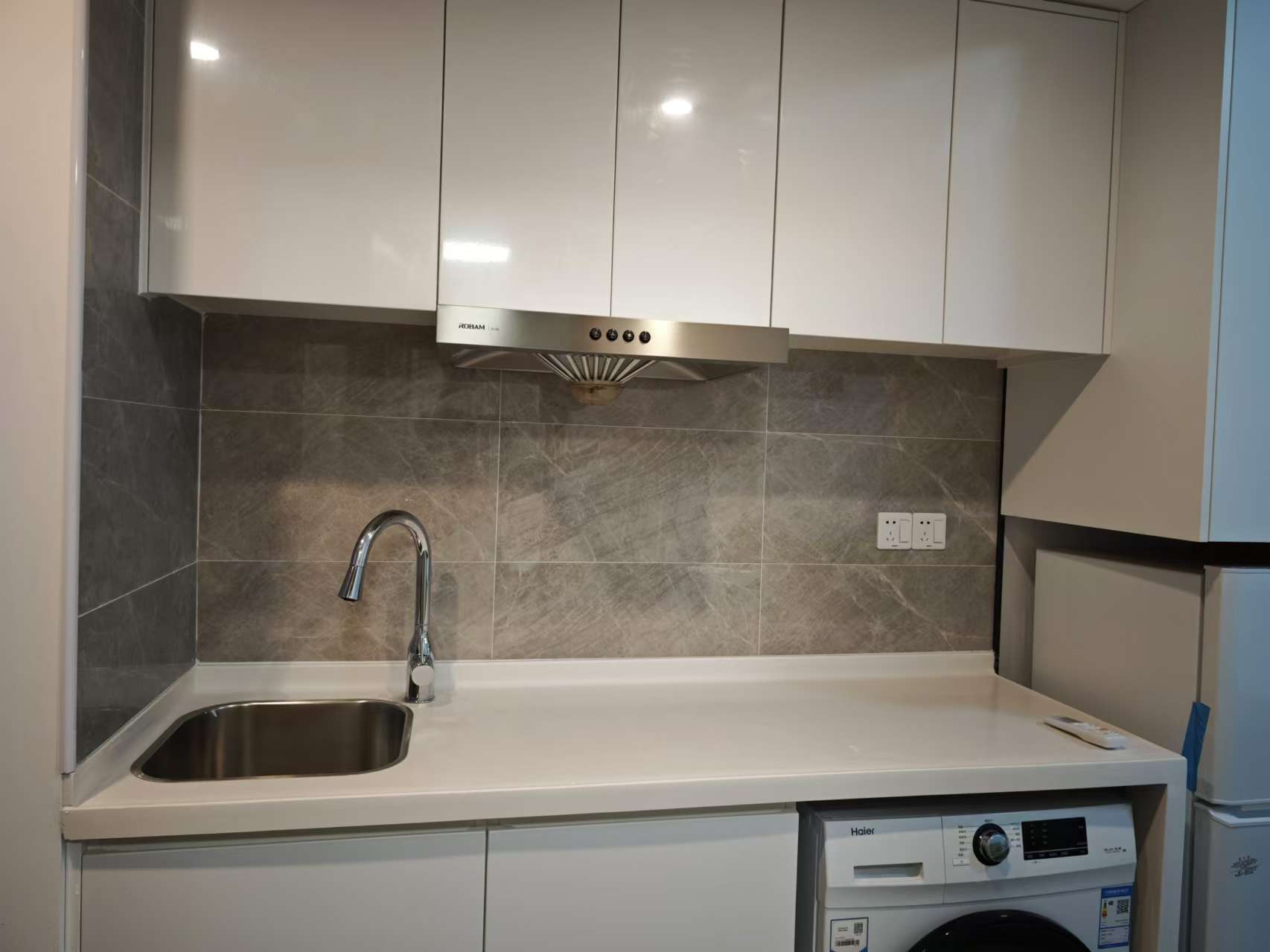 新城和樾(新城和樾公馆) 1室1厅1卫 1500.0元/月 新城和樾(新城和樾公馆) 1室1厅1卫 1500.0元/月室内图