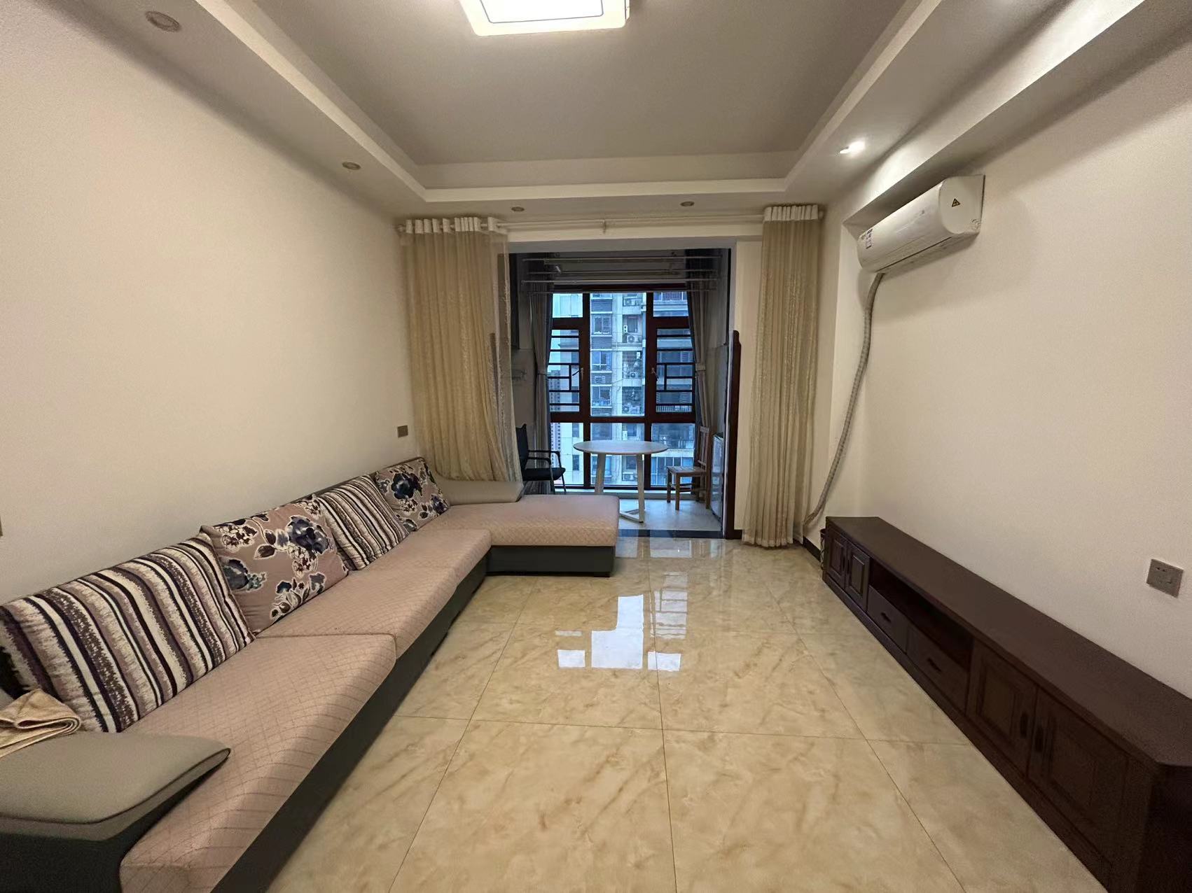 恒隆国际 2室1厅1卫 1800.0元/月 恒隆国际 2室1厅1卫 1800.0元/月室内图