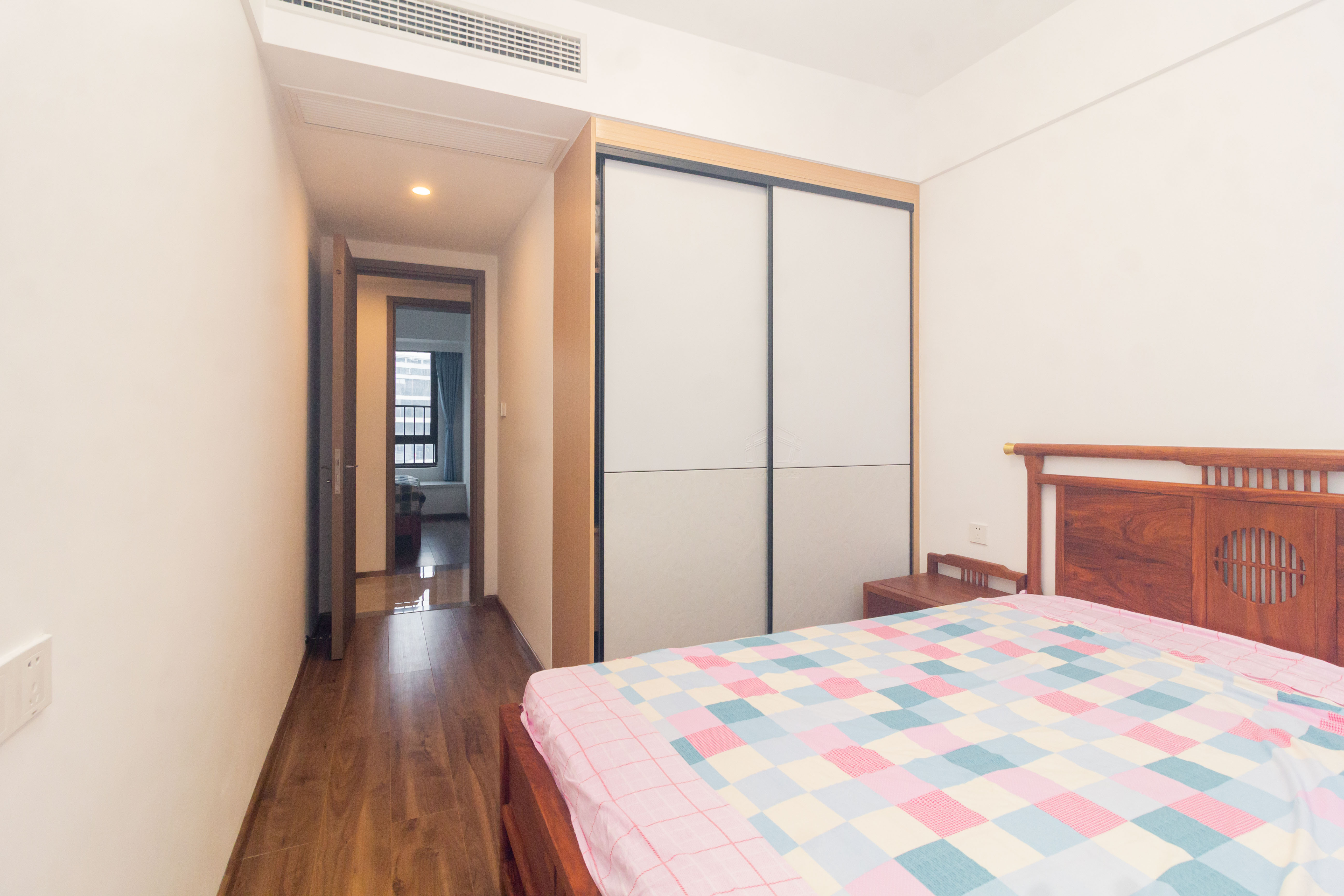 金茂建發(fā)觀悅  4室2廳2衛(wèi)    188.0萬(wàn)臥室