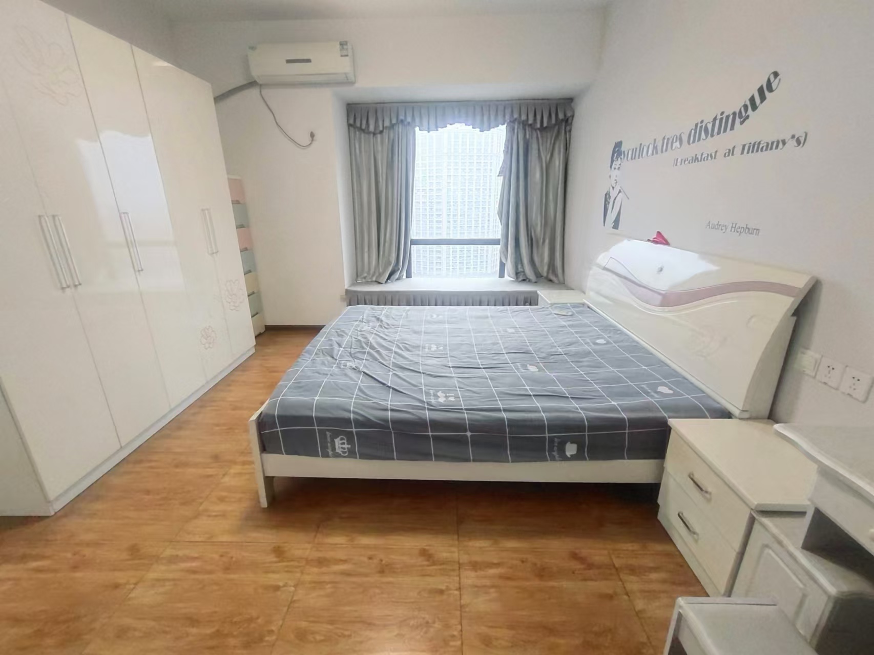 华晨御园 3室2厅2卫 2000.0元/月 华晨御园 3室2厅2卫 2000.0元/月室内图