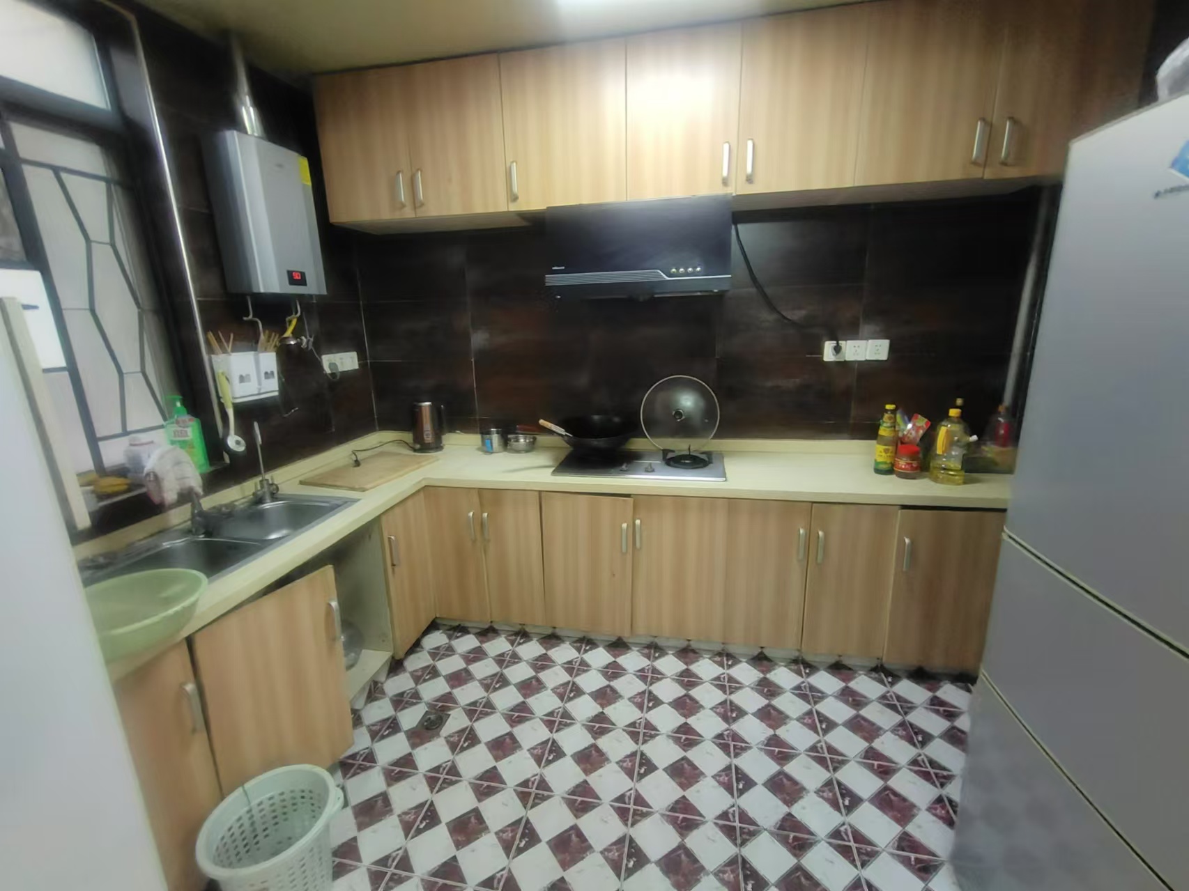 华晨御园 3室2厅2卫 2000.0元/月 华晨御园 3室2厅2卫 2000.0元/月室内图