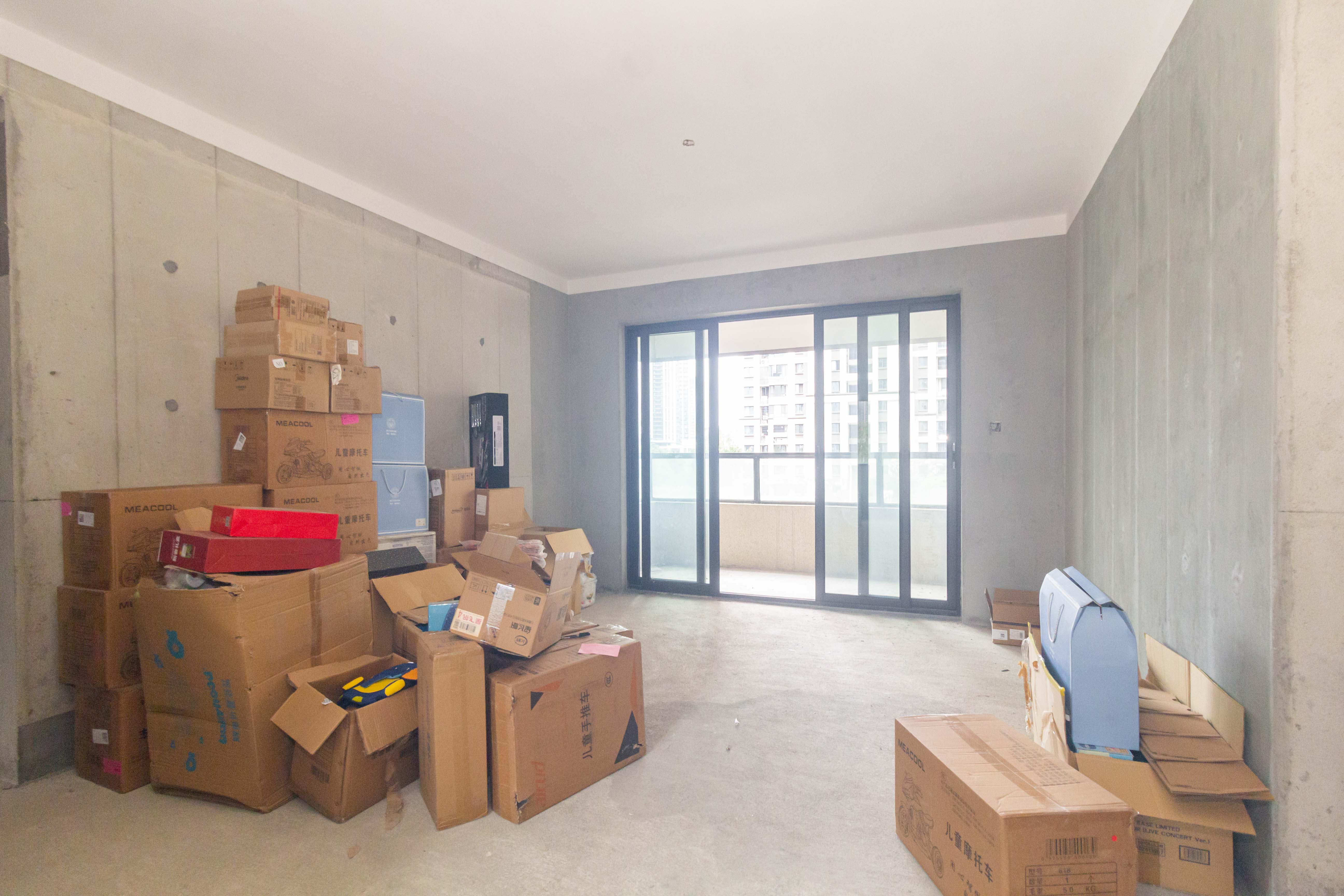 南益名士豪庭  4室2厅2卫    120.0万客厅