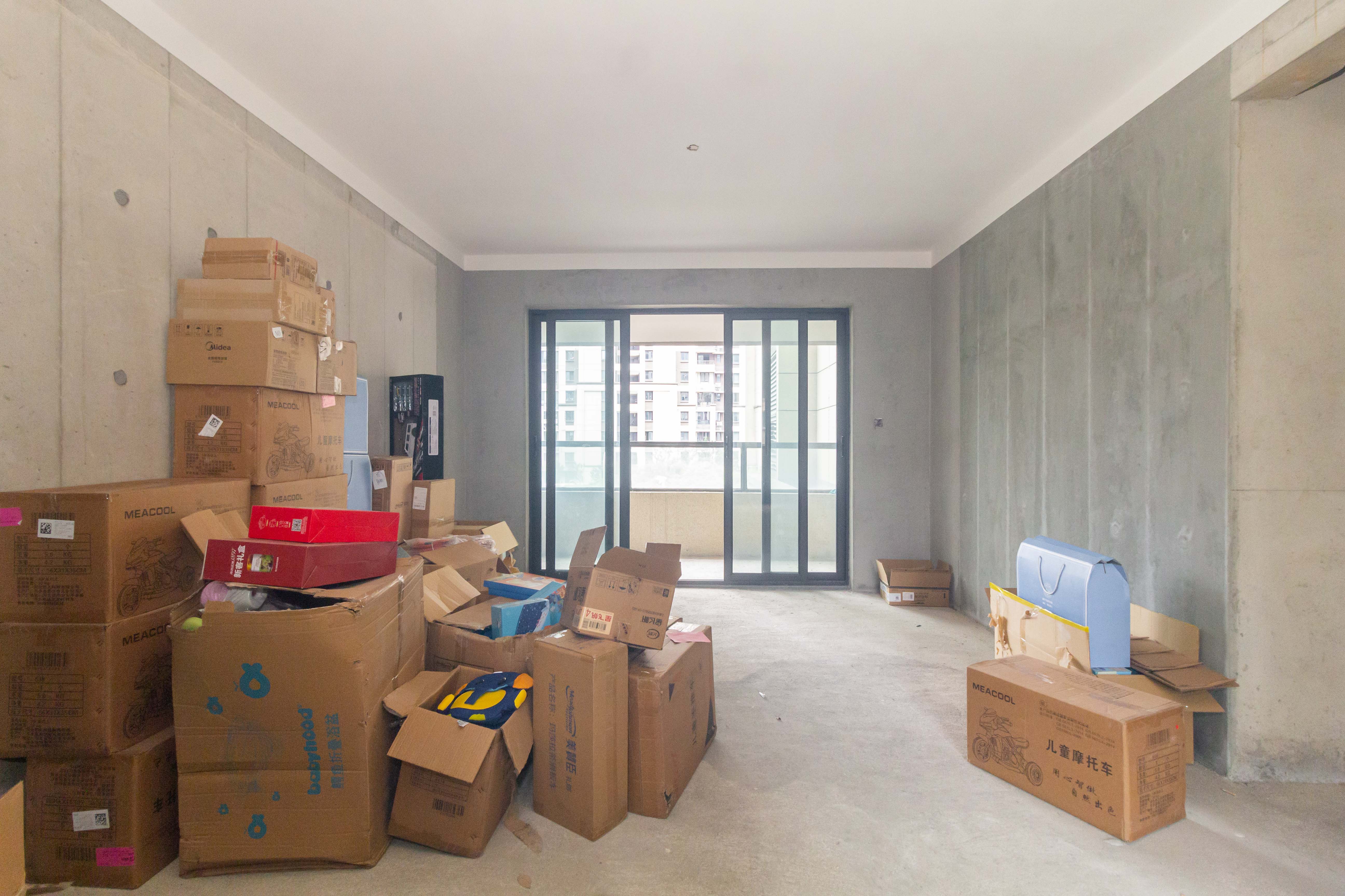 南益名士豪庭  4室2厅2卫    120.0万客厅