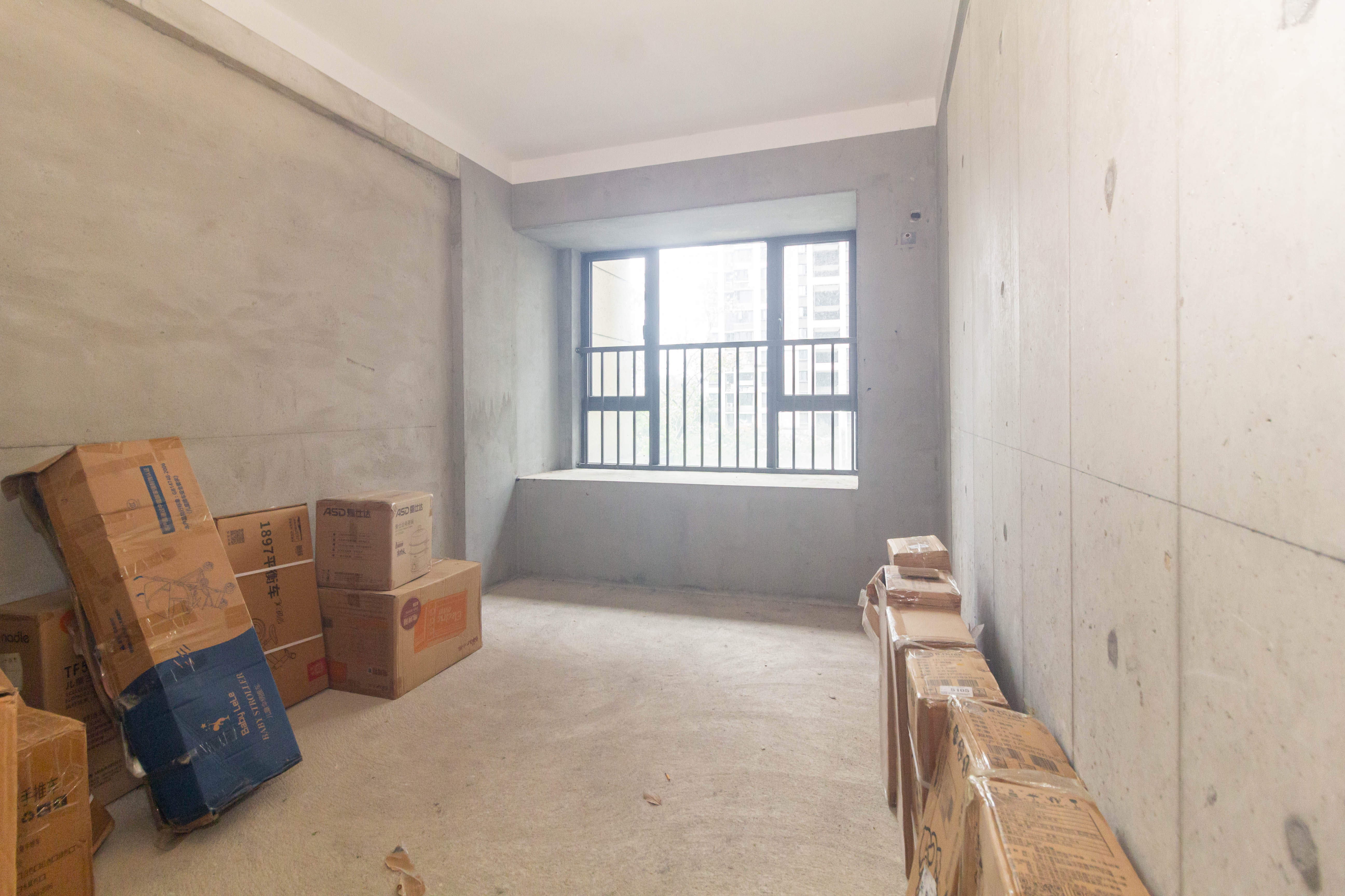 南益名士豪庭  4室2厅2卫    120.0万卧室