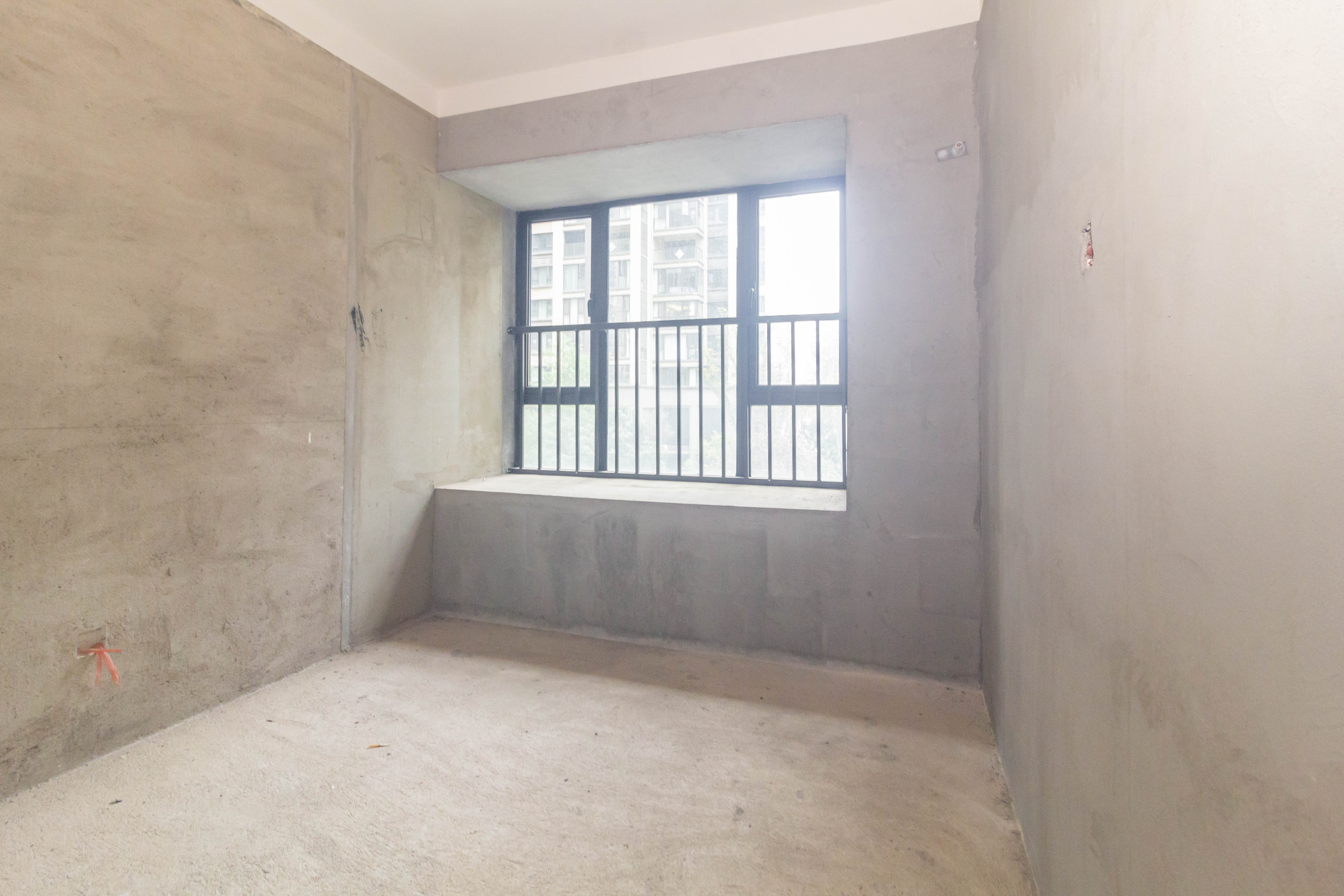 南益名士豪庭  4室2厅2卫    120.0万卧室