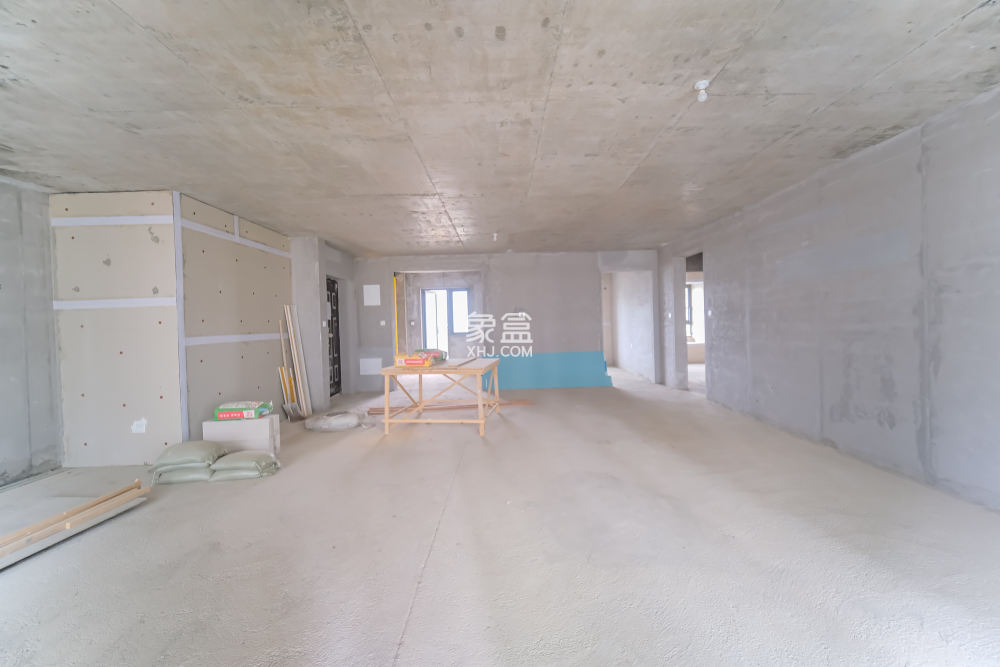 保利金香槟  4室2厅2卫    130.0万