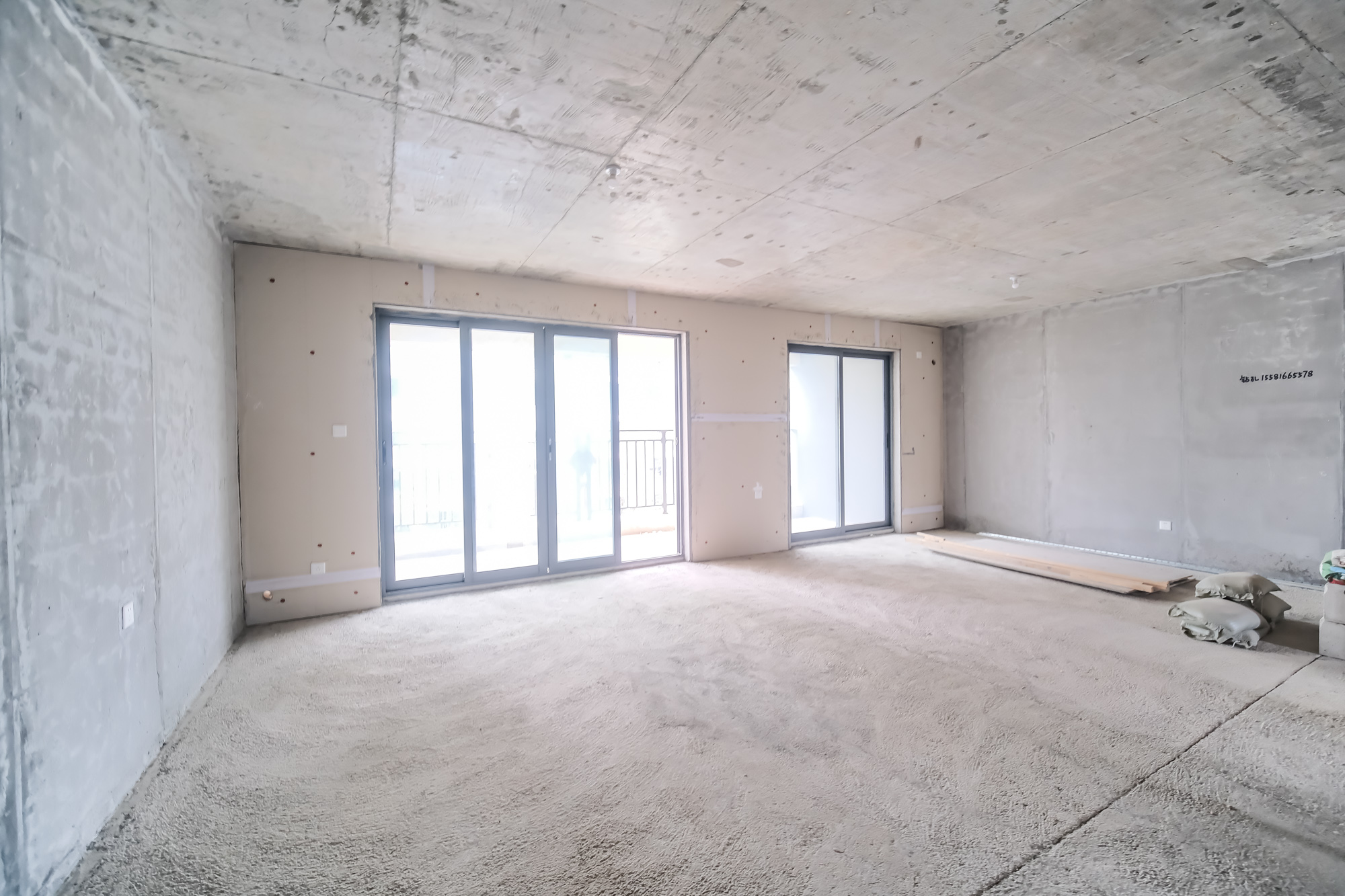 保利金香槟 4室2厅2卫 130.0万 保利金香槟 4室2厅2卫 130.0万客厅