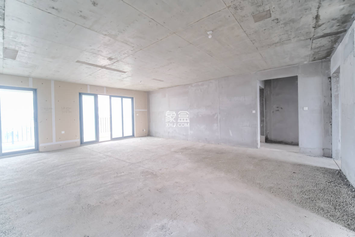 保利金香槟 4室2厅2卫 118.0万 保利金香槟 4室2厅2卫 118.0万客厅