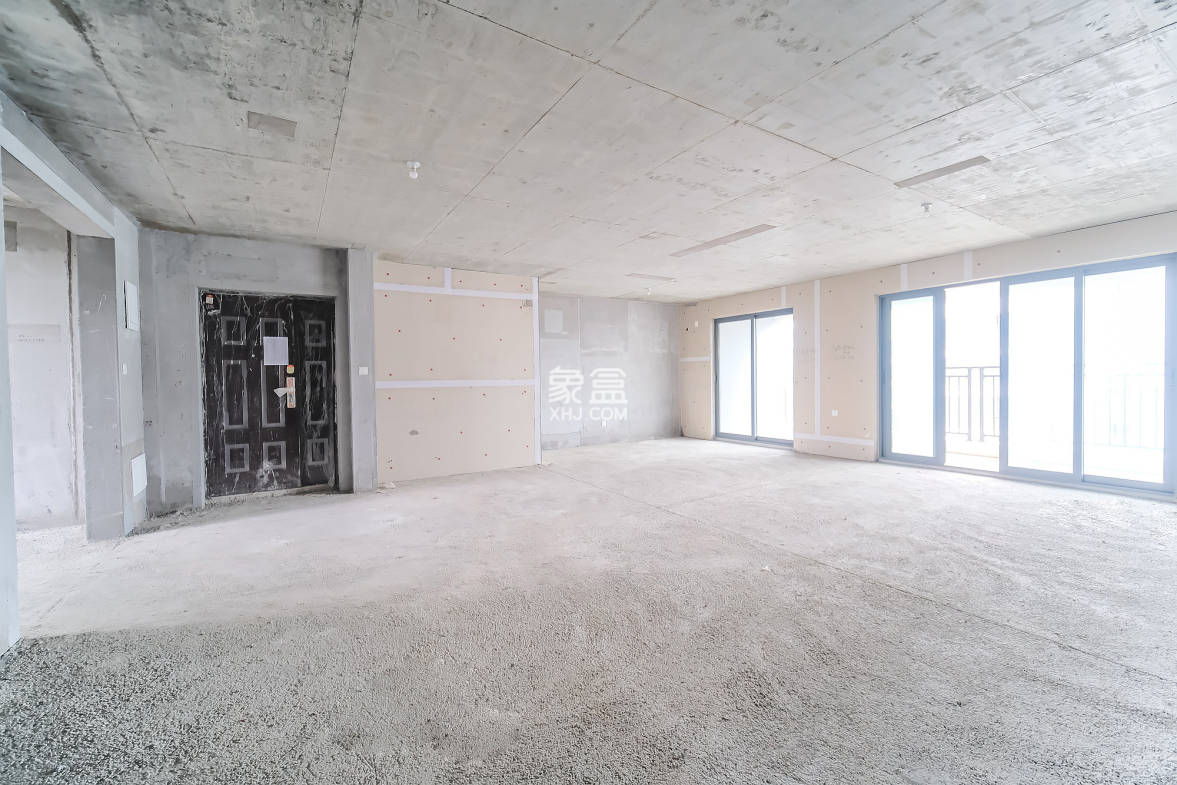 保利金香槟 4室2厅2卫 118.0万 保利金香槟 4室2厅2卫 118.0万客厅