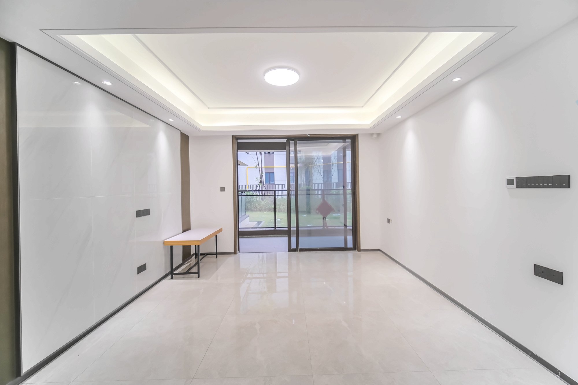 荣盛锦绣学府 3室2厅2卫 100.0万 荣盛锦绣学府 3室2厅2卫 100.0万客厅