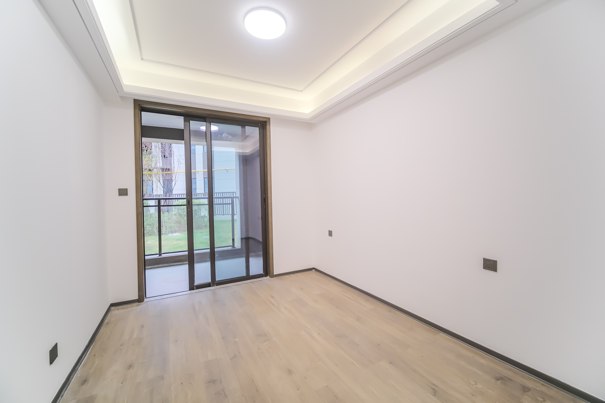 荣盛锦绣学府 3室2厅2卫 100.0万 荣盛锦绣学府 3室2厅2卫 100.0万卧室