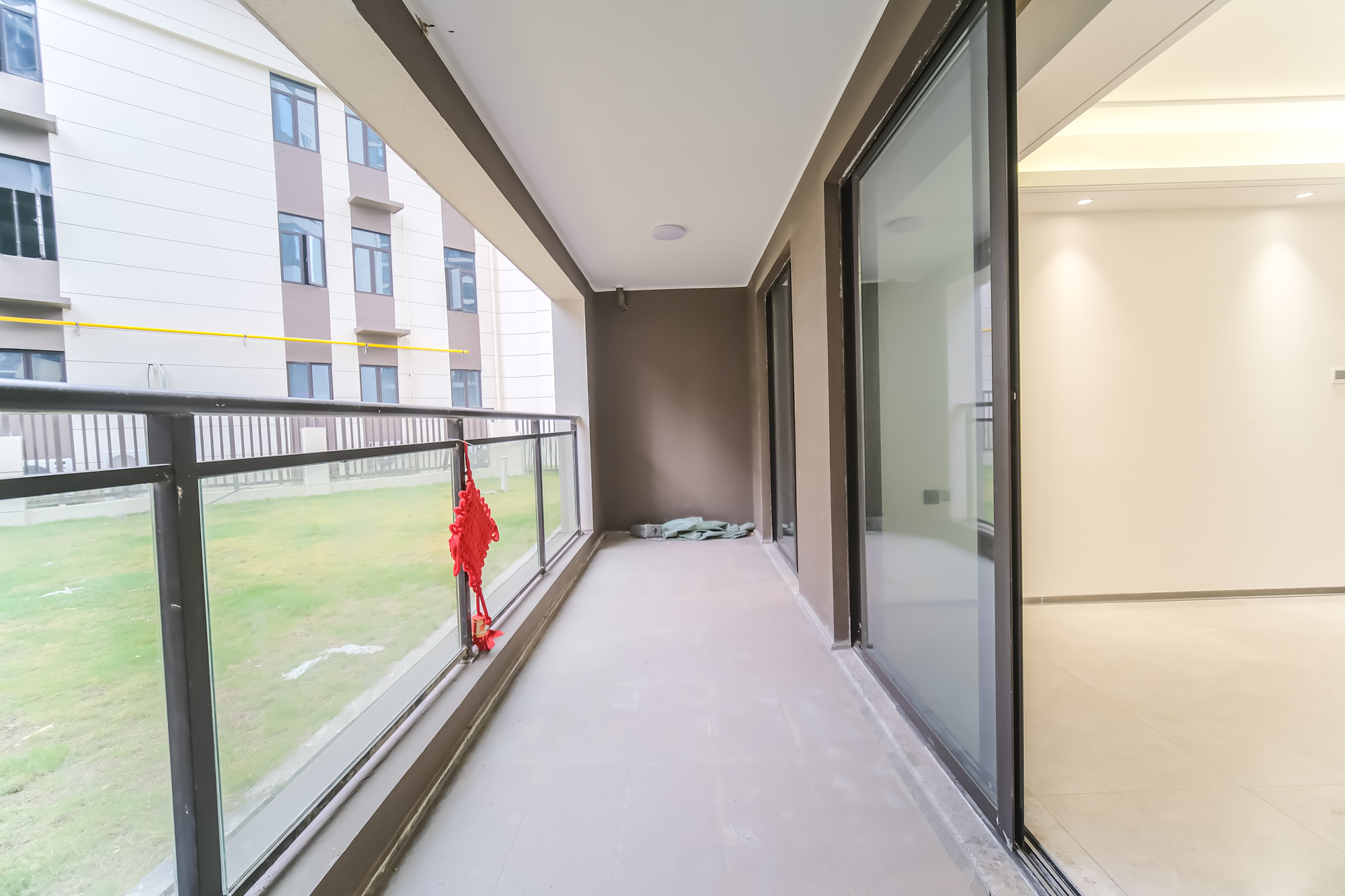 荣盛锦绣学府 3室2厅2卫 100.0万 荣盛锦绣学府 3室2厅2卫 100.0万阳台