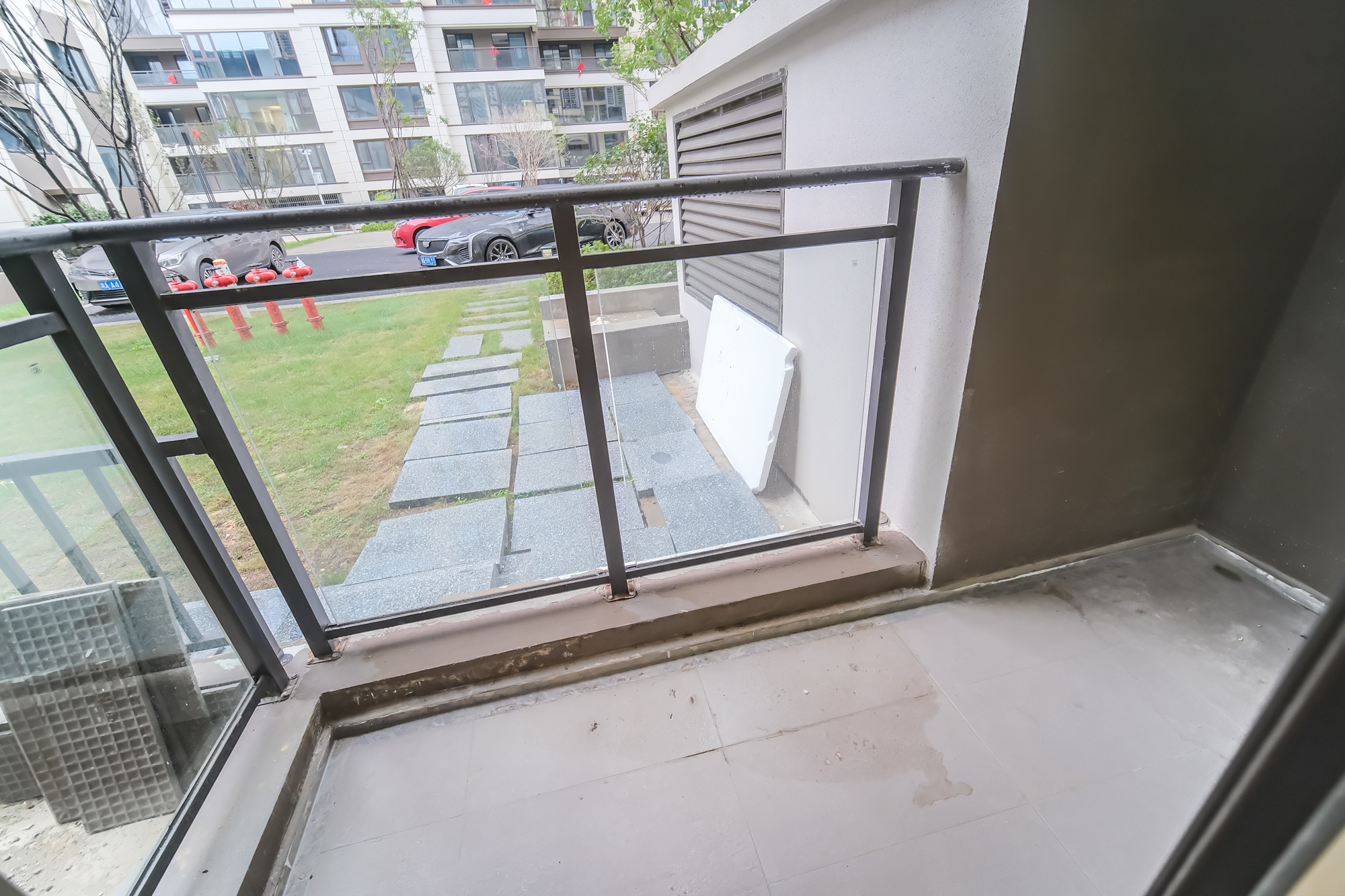 荣盛锦绣学府 3室2厅2卫 100.0万 荣盛锦绣学府 3室2厅2卫 100.0万阳台