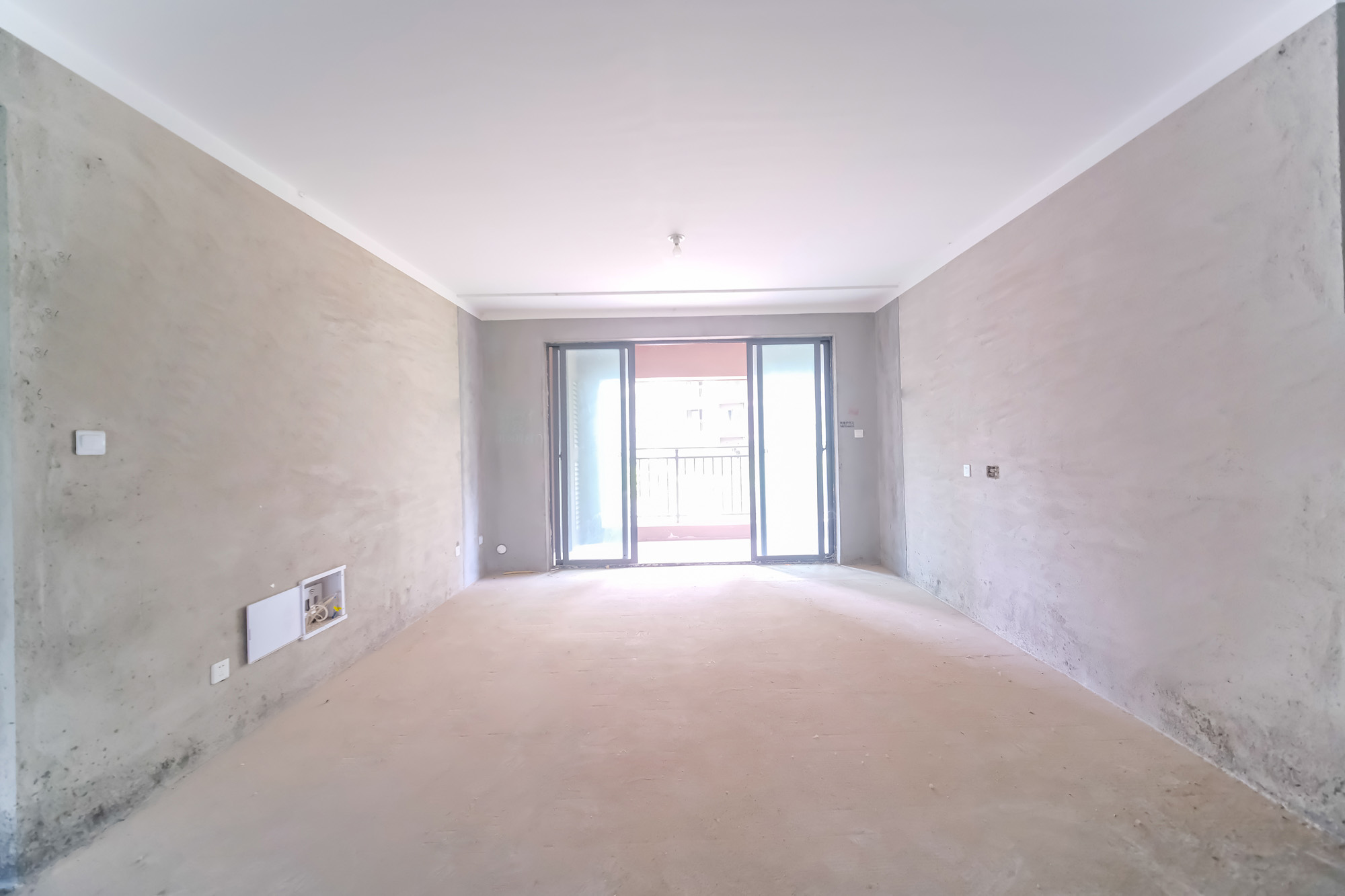 荣盛城  4室2厅2卫    89.8万 荣盛城  4室2厅2卫    89.8万客厅