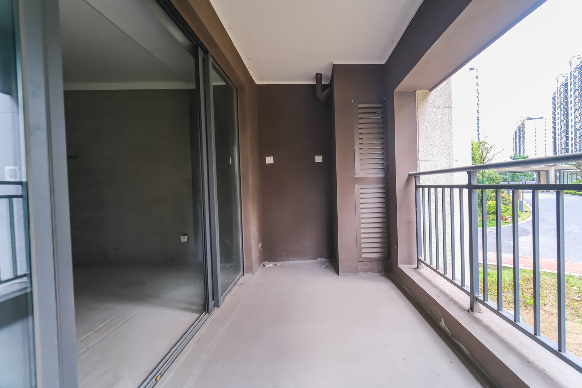 荣盛城  4室2厅2卫    89.8万 荣盛城  4室2厅2卫    89.8万阳台