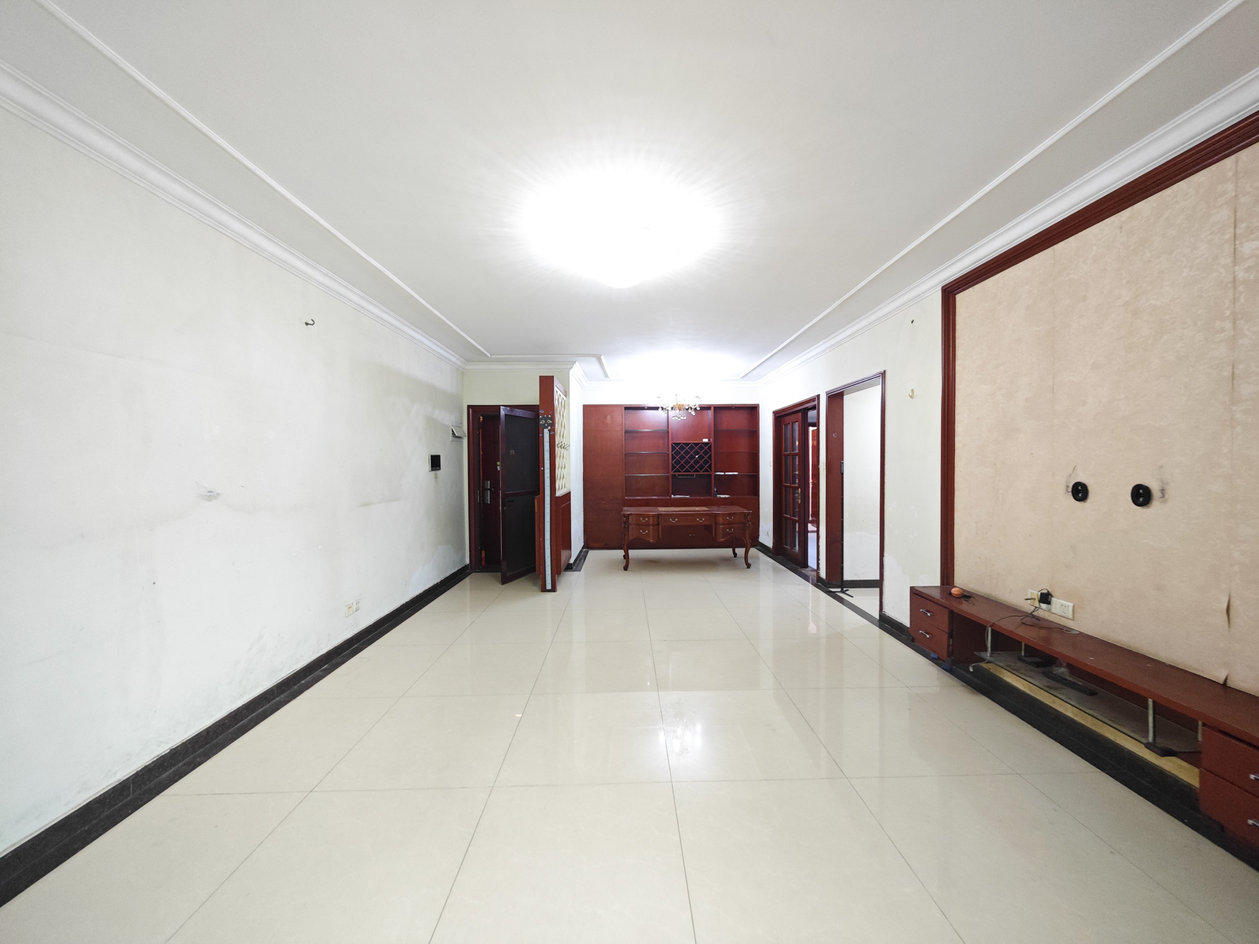 恒大城 4室2厅2卫 110.0万 恒大城 4室2厅2卫 110.0万客厅