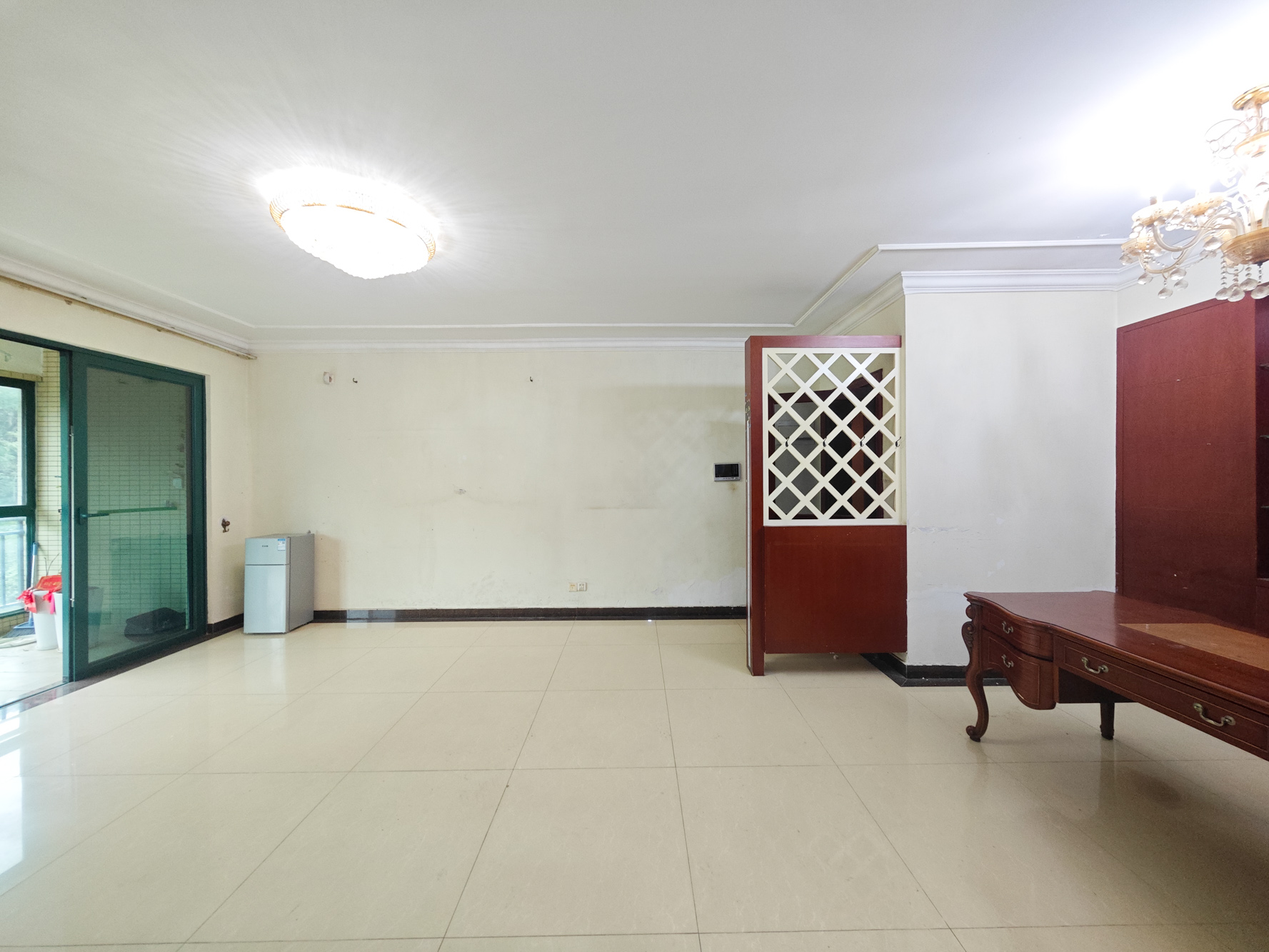 恒大城 4室2厅2卫 110.0万 恒大城 4室2厅2卫 110.0万客厅