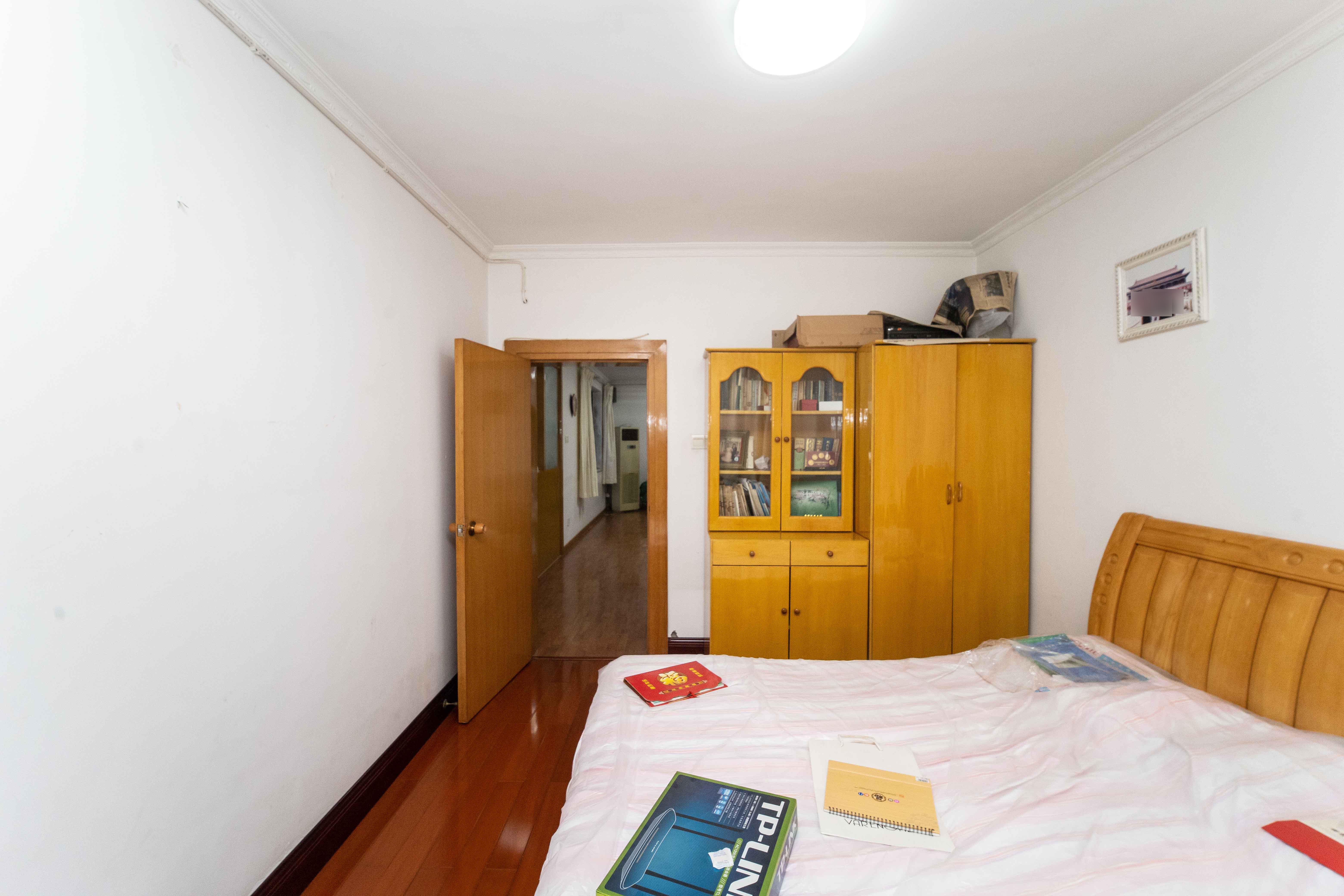 紫薇公寓  3室2厅2卫    80.0万卧室