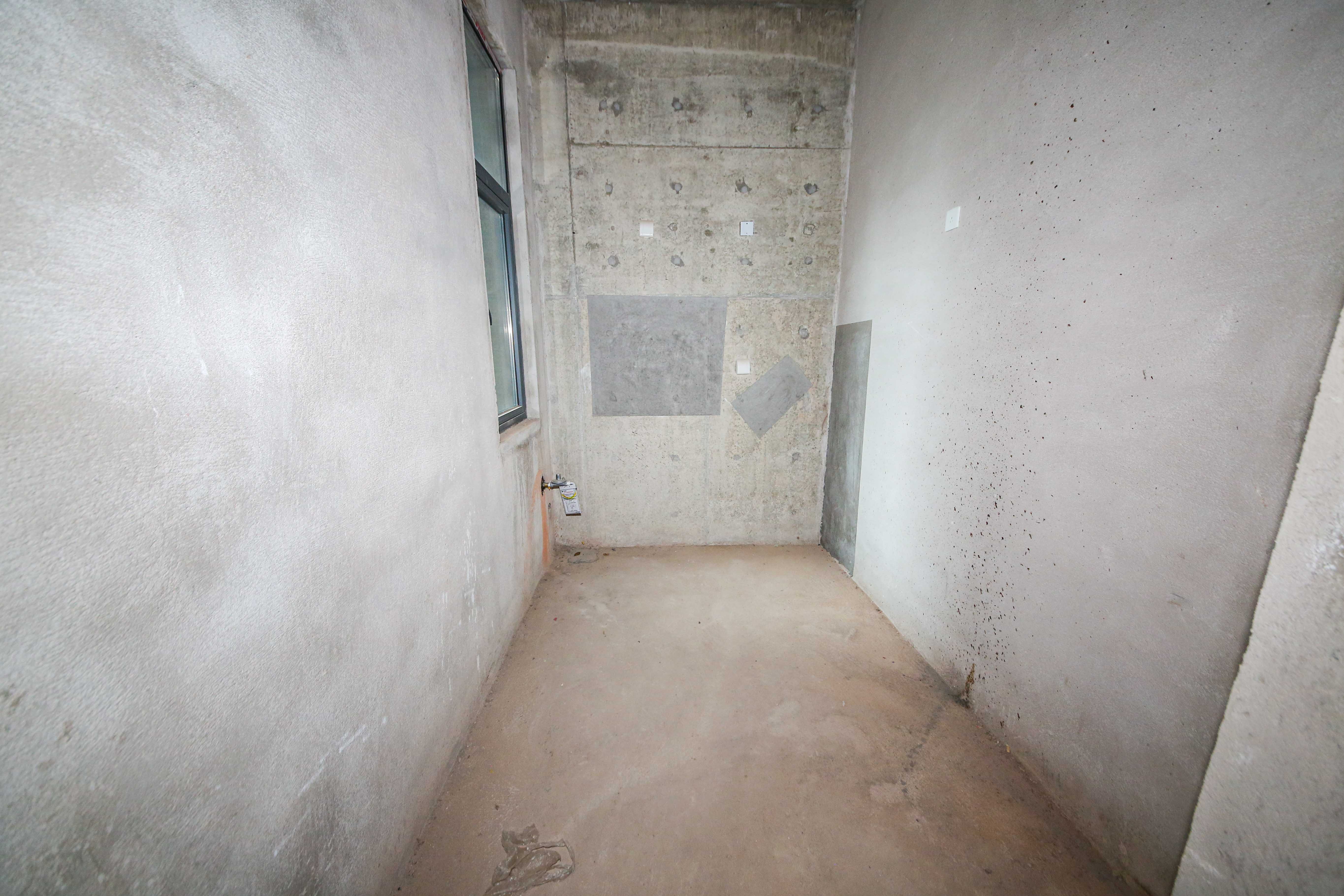 中建钰和城  4室2厅2卫   155.00万厨房