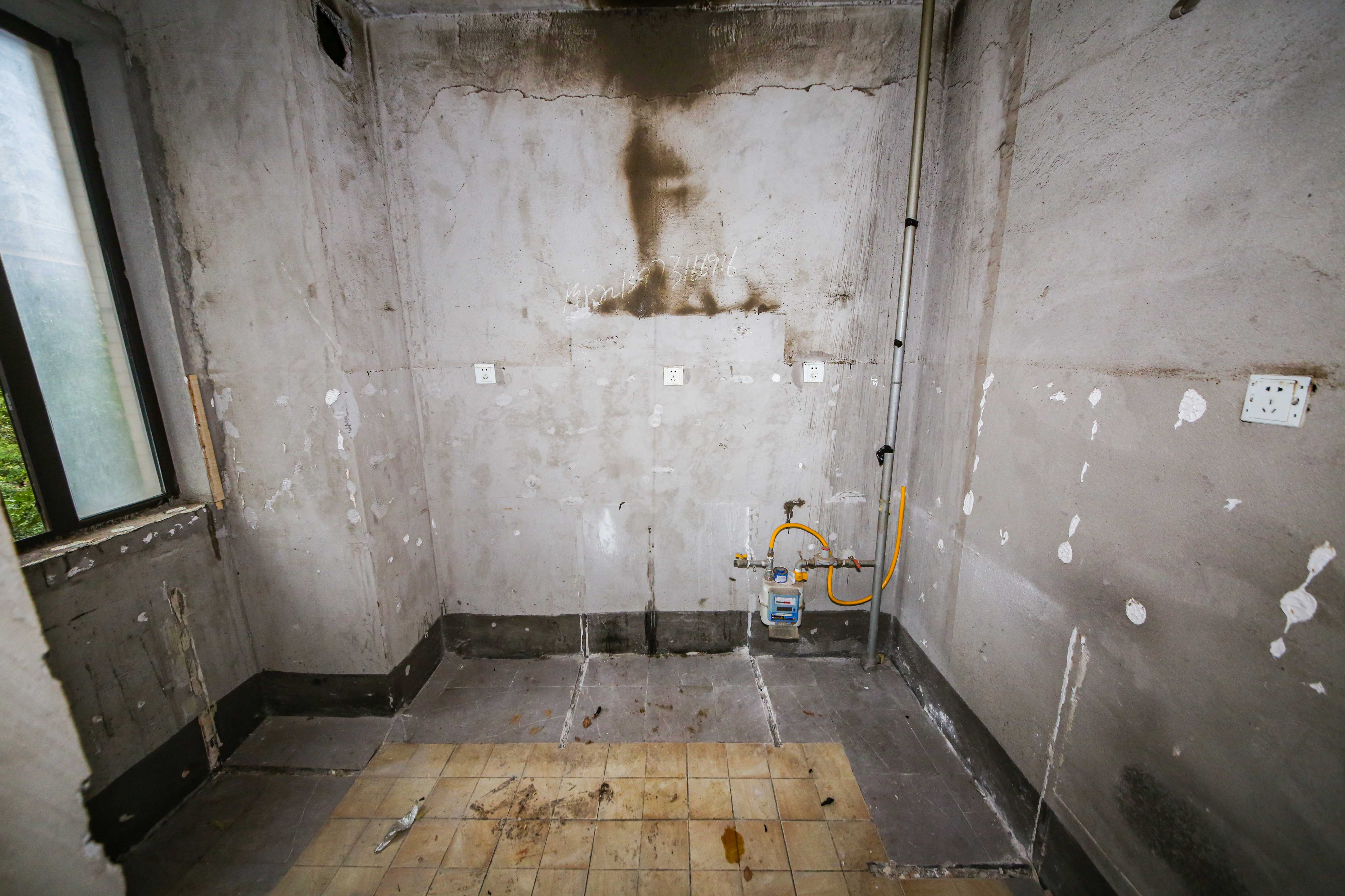 文景领秀  4室2厅1卫    105.0万 文景领秀  4室2厅1卫    105.0万厨房