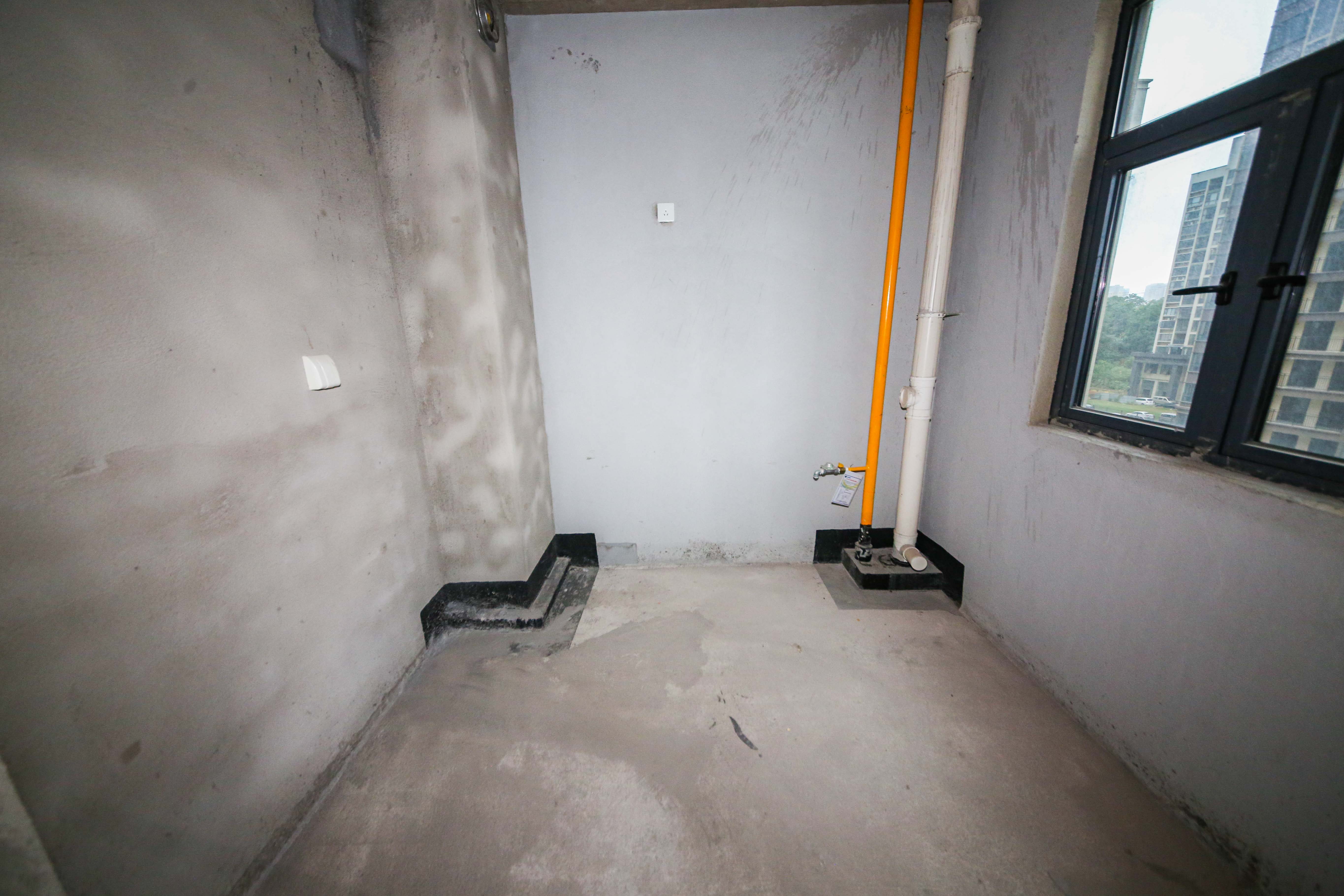 中建钰和城  4室2厅2卫   188.00万厨房