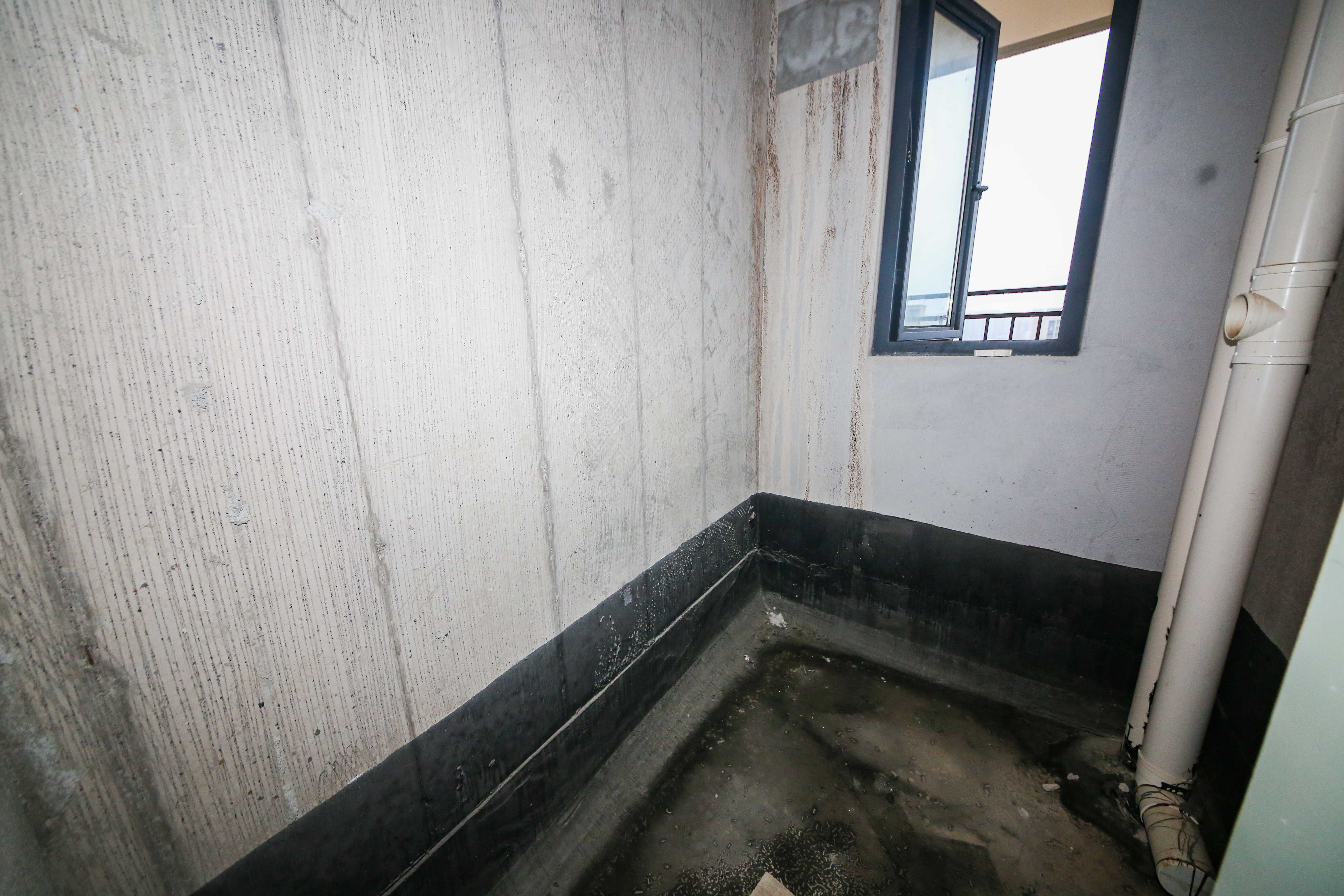 中建钰和城  4室2厅3卫   298.00万卫生间
