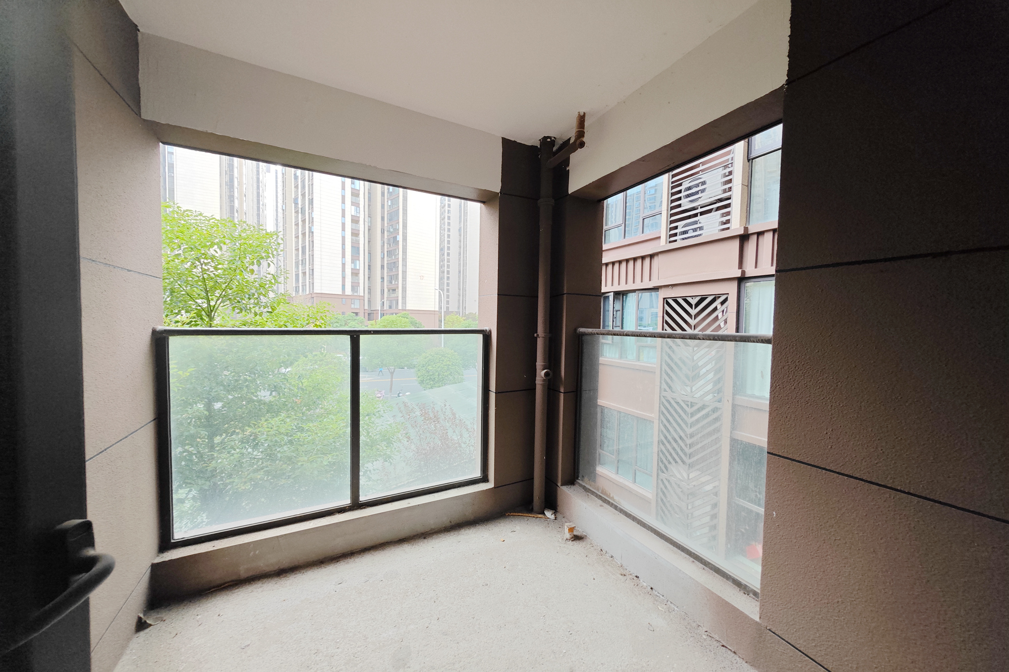 国欣向荣府  3室2厅2卫    145.0万 国欣向荣府  3室2厅2卫    145.0万阳台