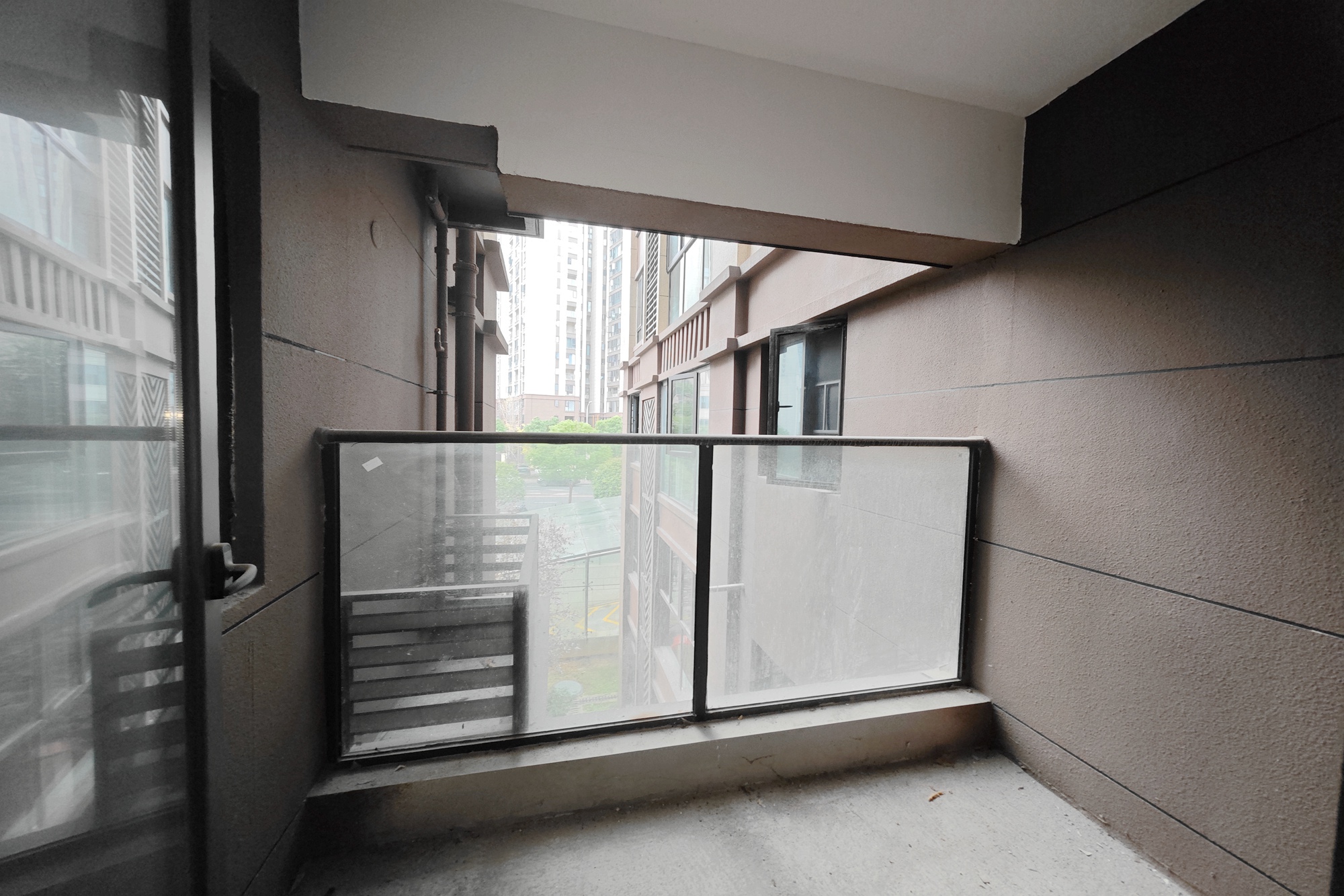 国欣向荣府  3室2厅2卫    145.0万 国欣向荣府  3室2厅2卫    145.0万阳台