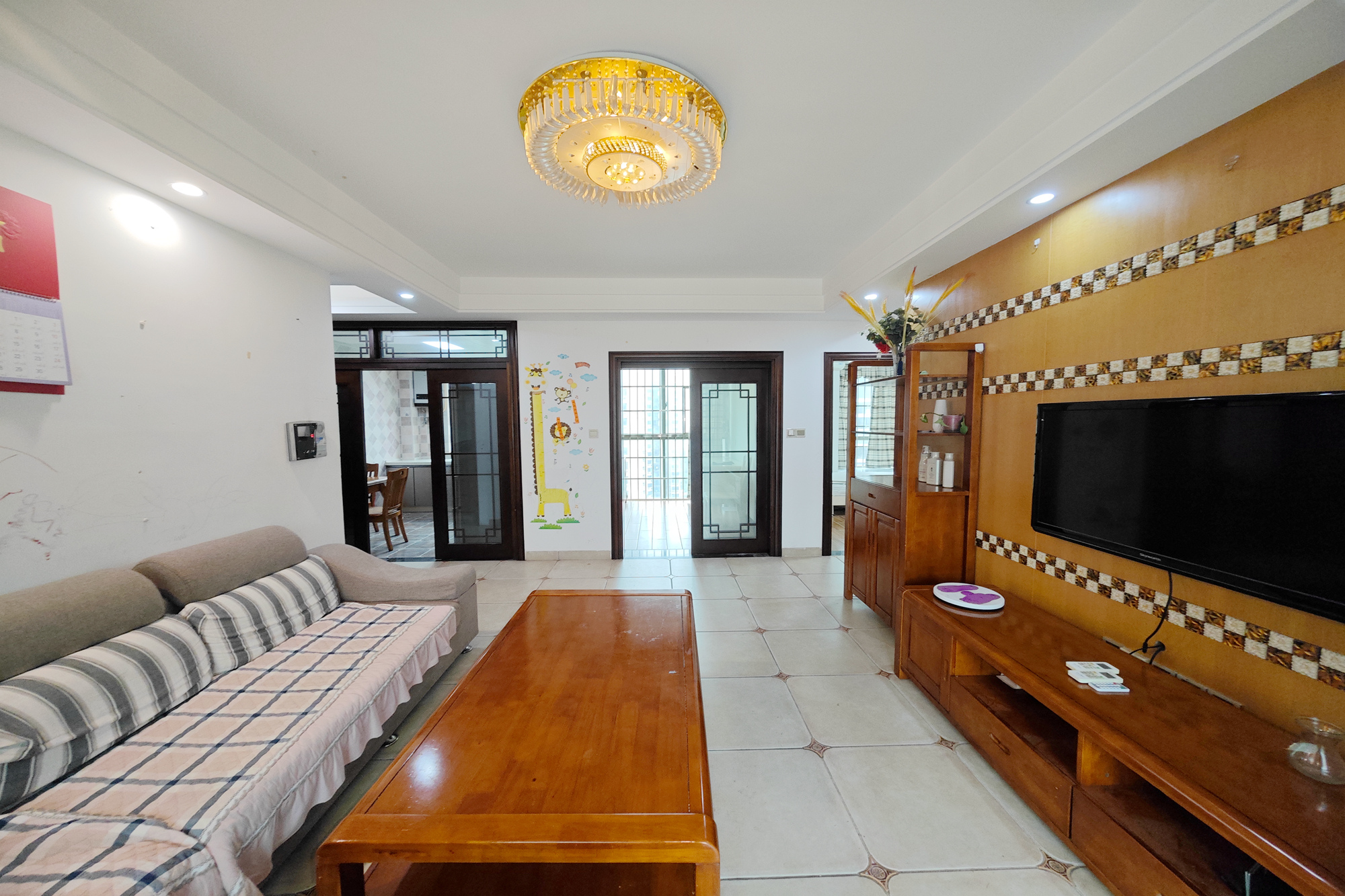 新城新世界一二三期 3室2厅1卫 85.0万 新城新世界一二三期 3室2厅1卫 85.0万客厅